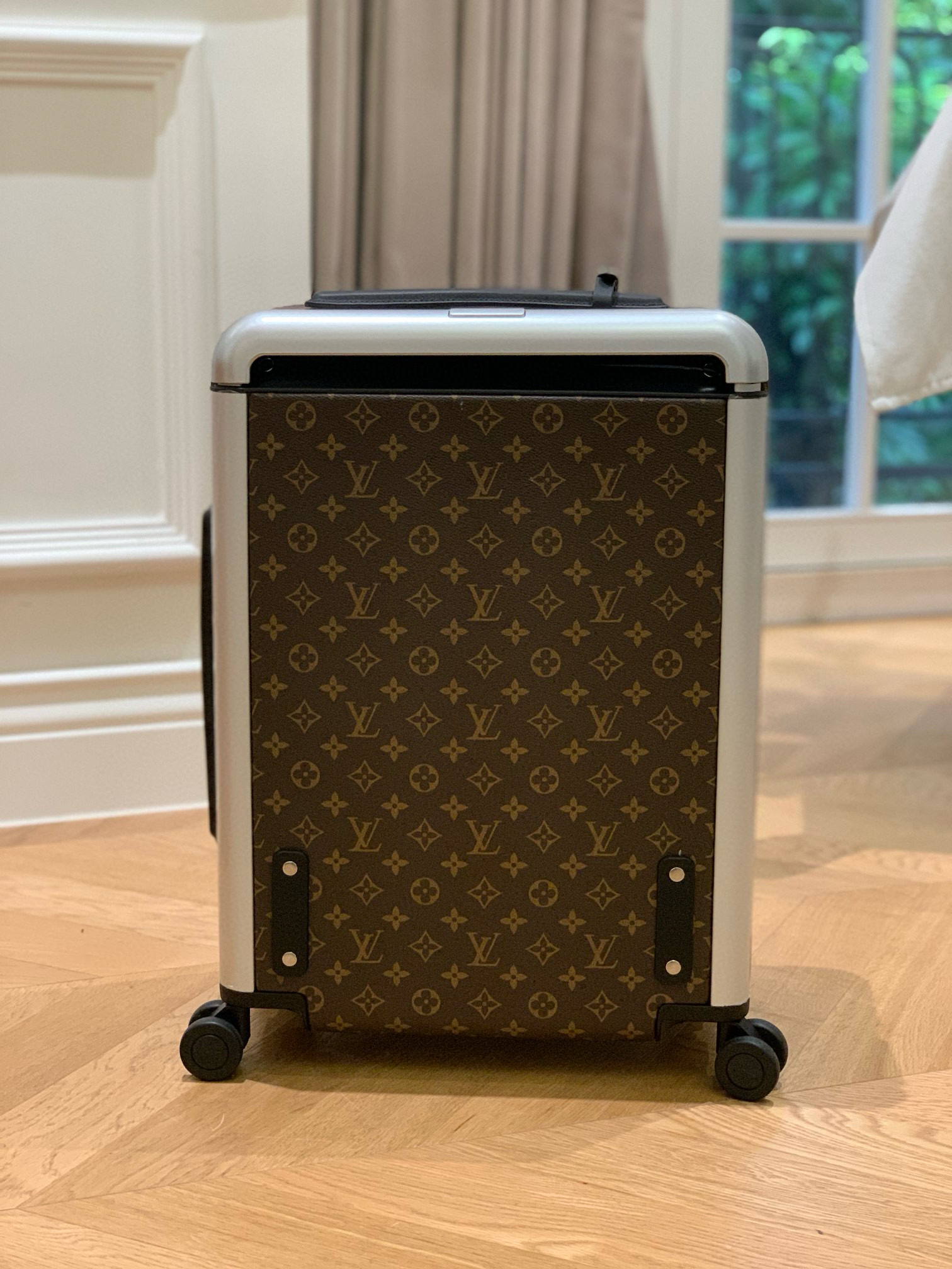 Louis Vuitton Suitcase – BGSC1015