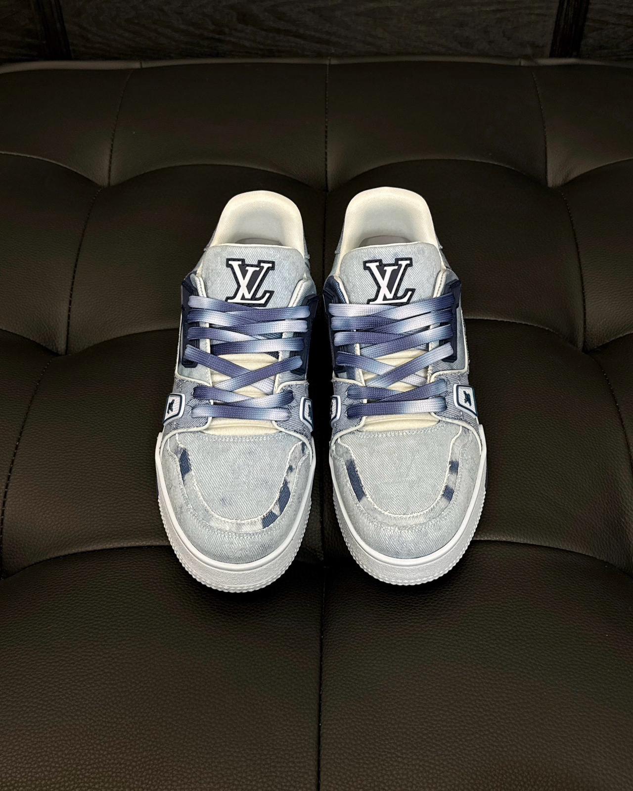 Louis Vuitton Sneaker – LSVT1374
