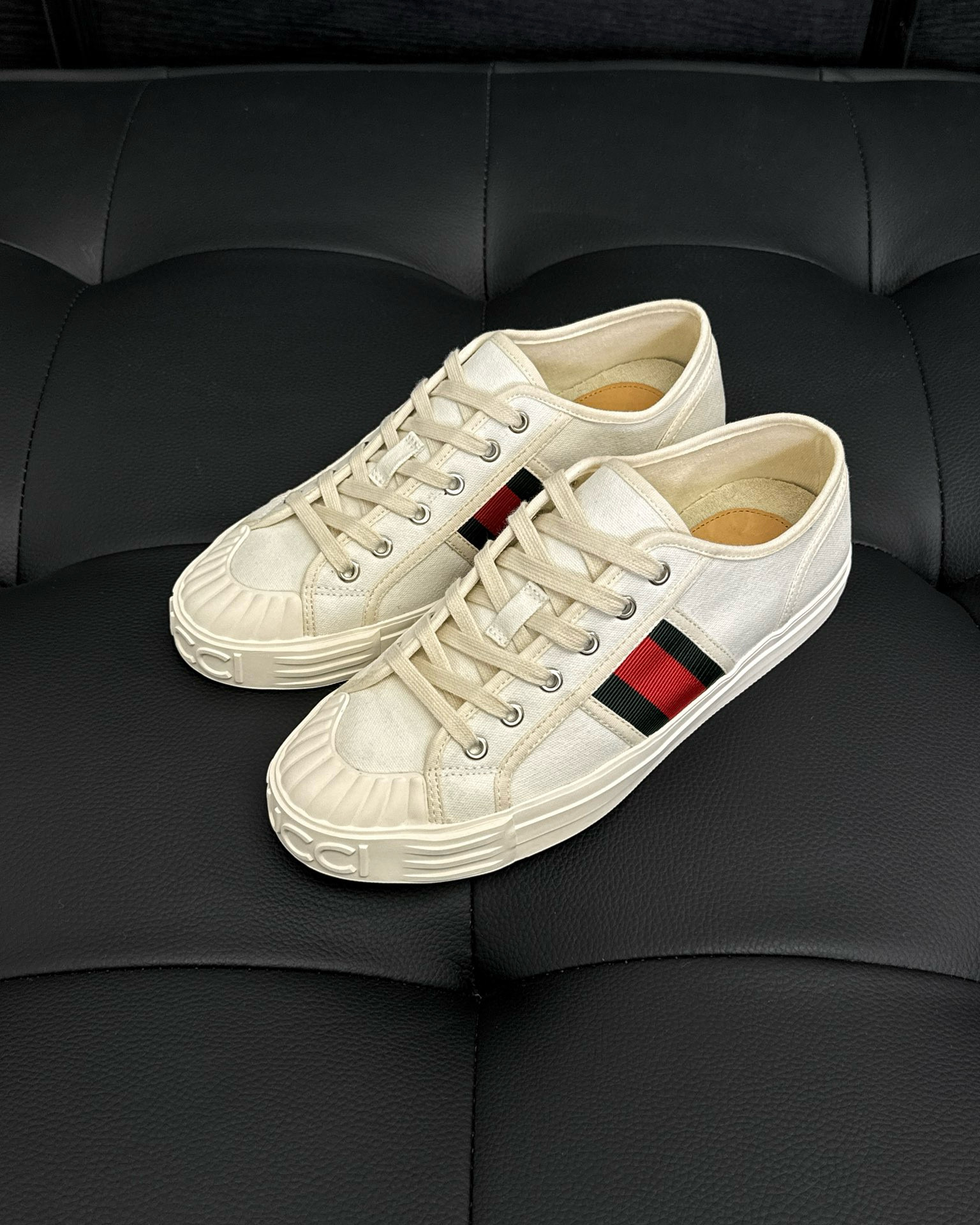 Gucci Sneaker – GUCC1186