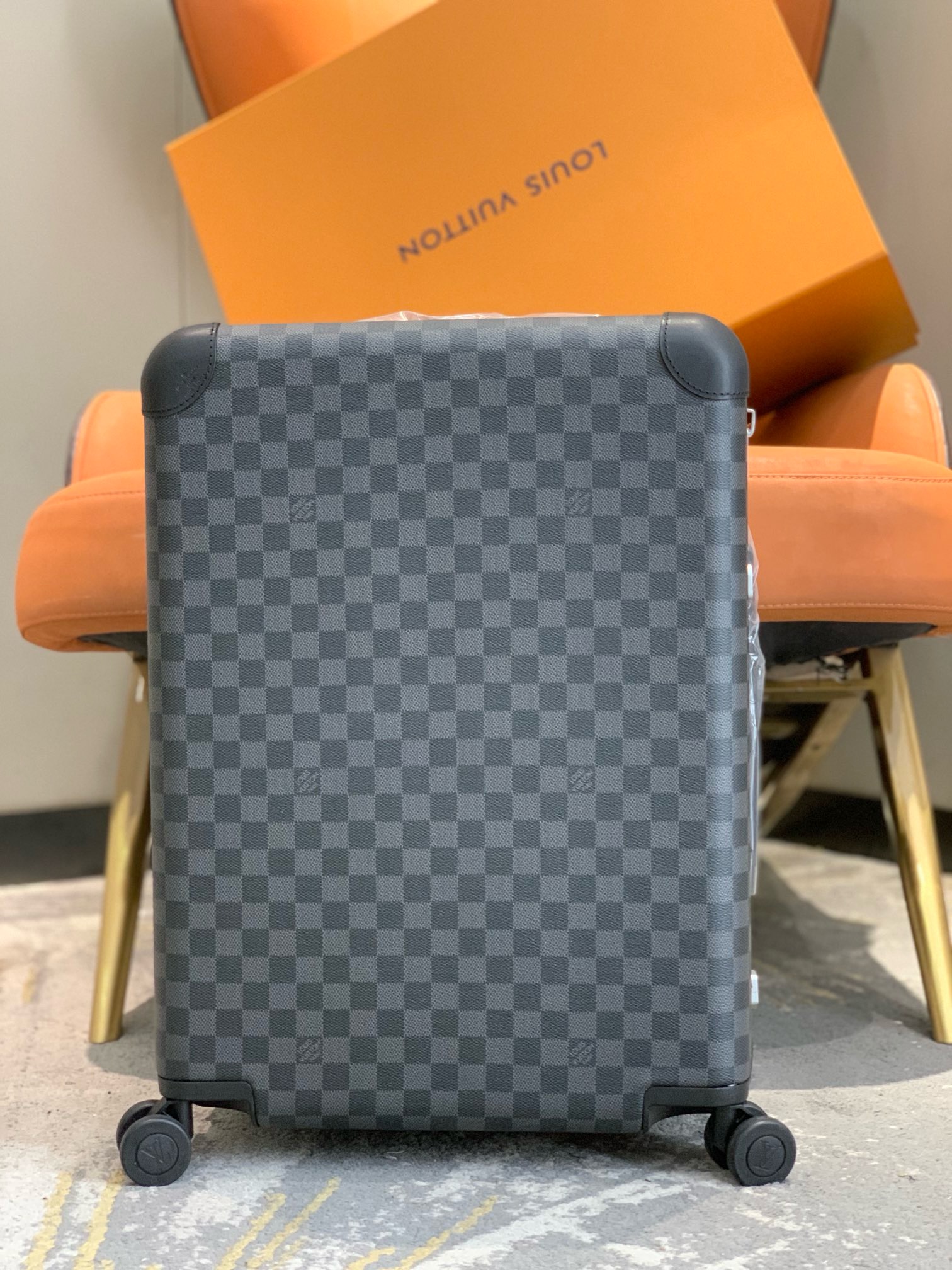 Louis Vuitton Suitcase – BGSC1001