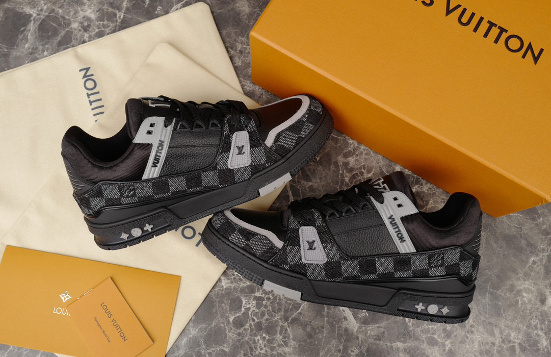 Louis Vuitton Sneaker – LSVT1349