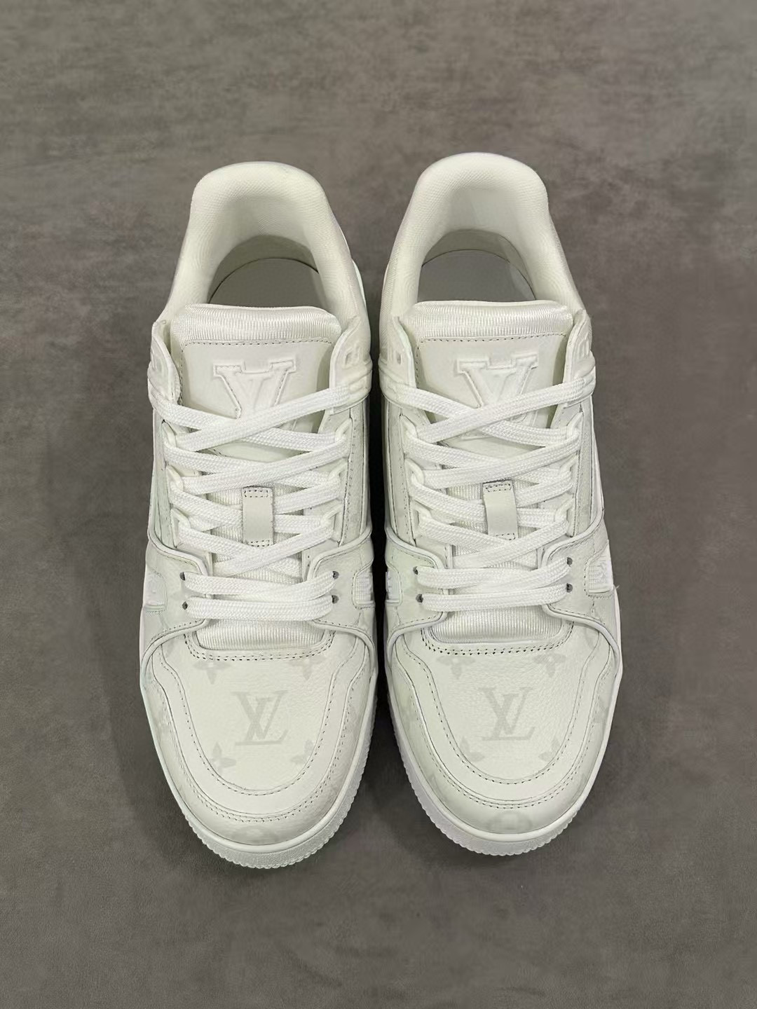 Louis Vuitton Sneaker – LSVT1484