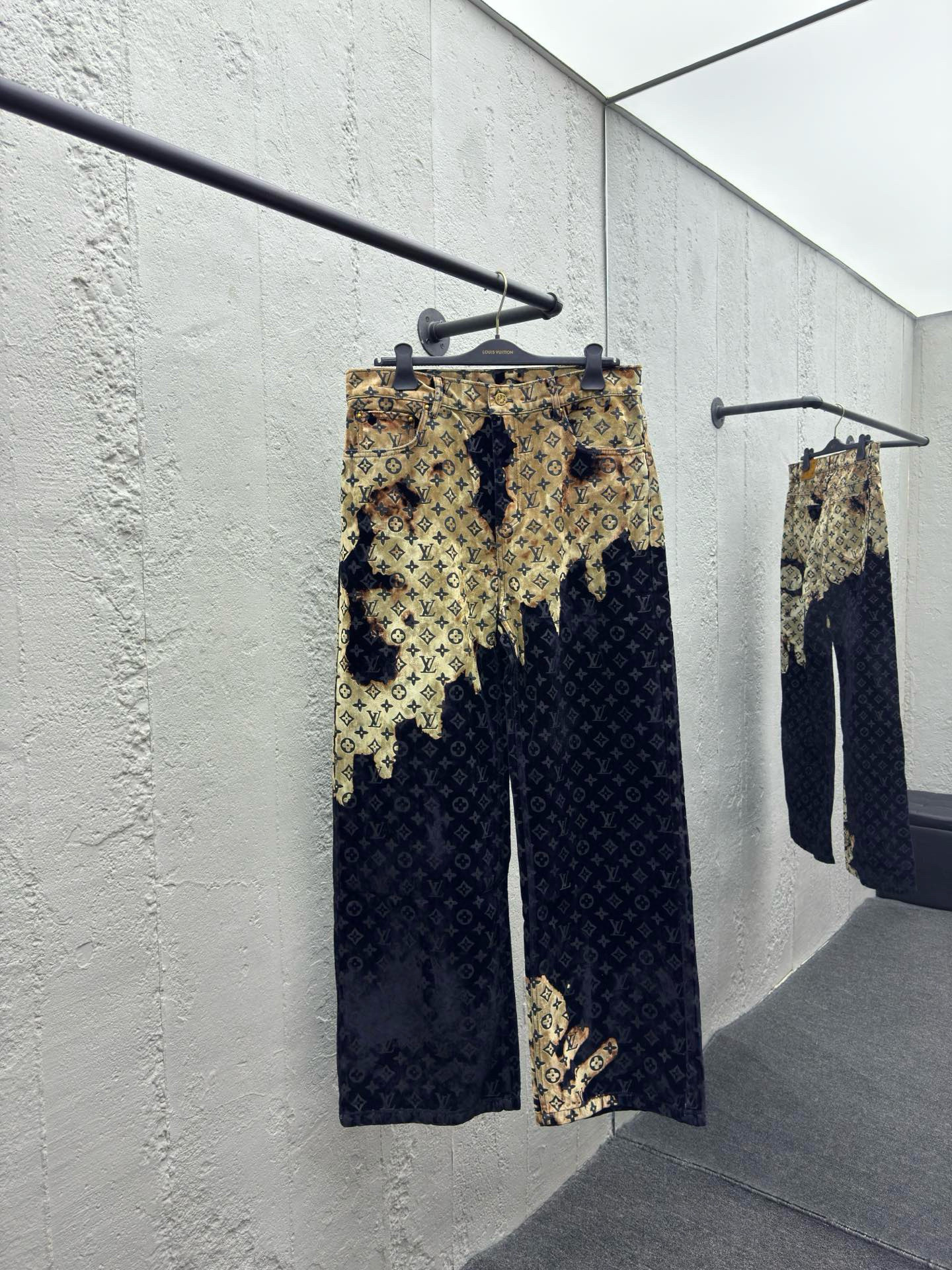 Louis Vuitton Jeans – JEPA1182