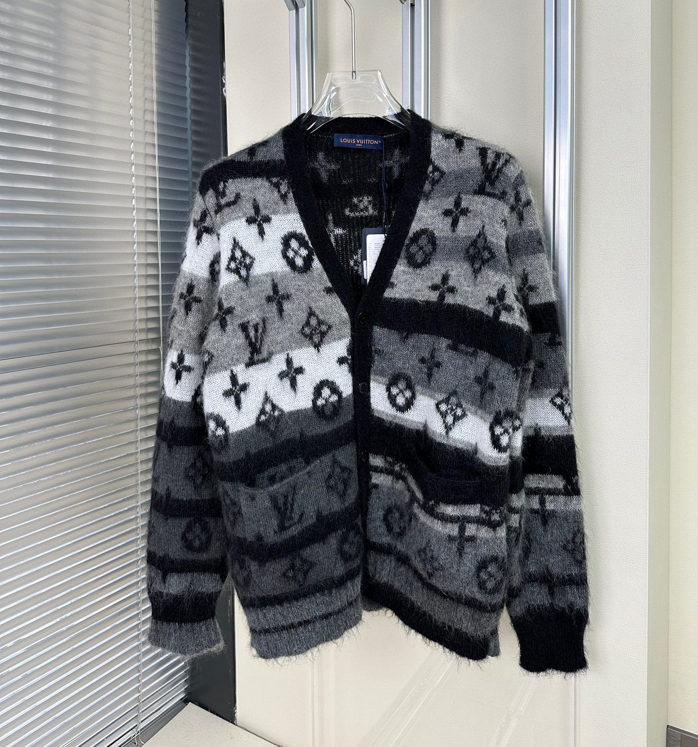 Louis Vuitton Sweater – SWHO1951