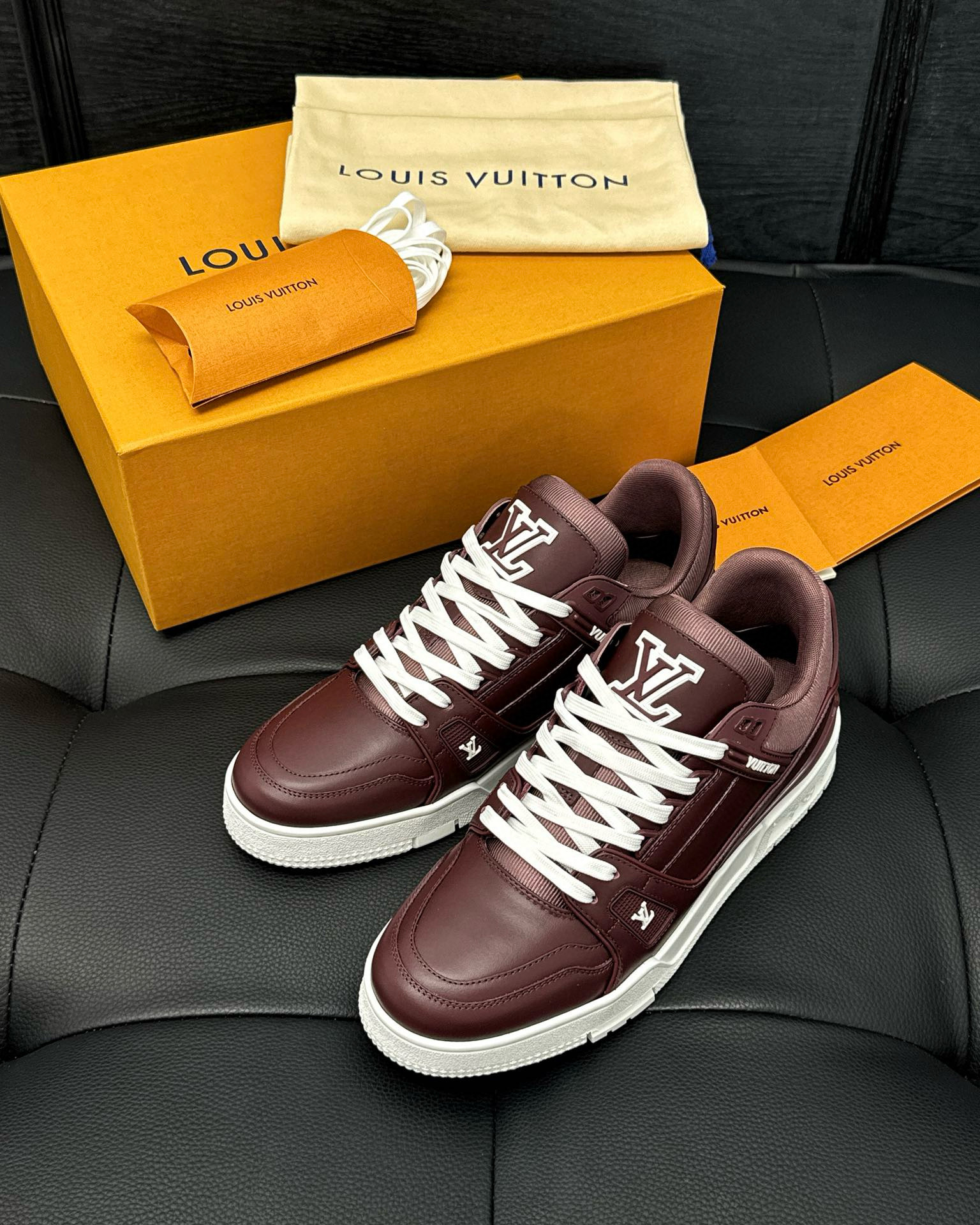Louis Vuitton Sneaker – LSVT1392
