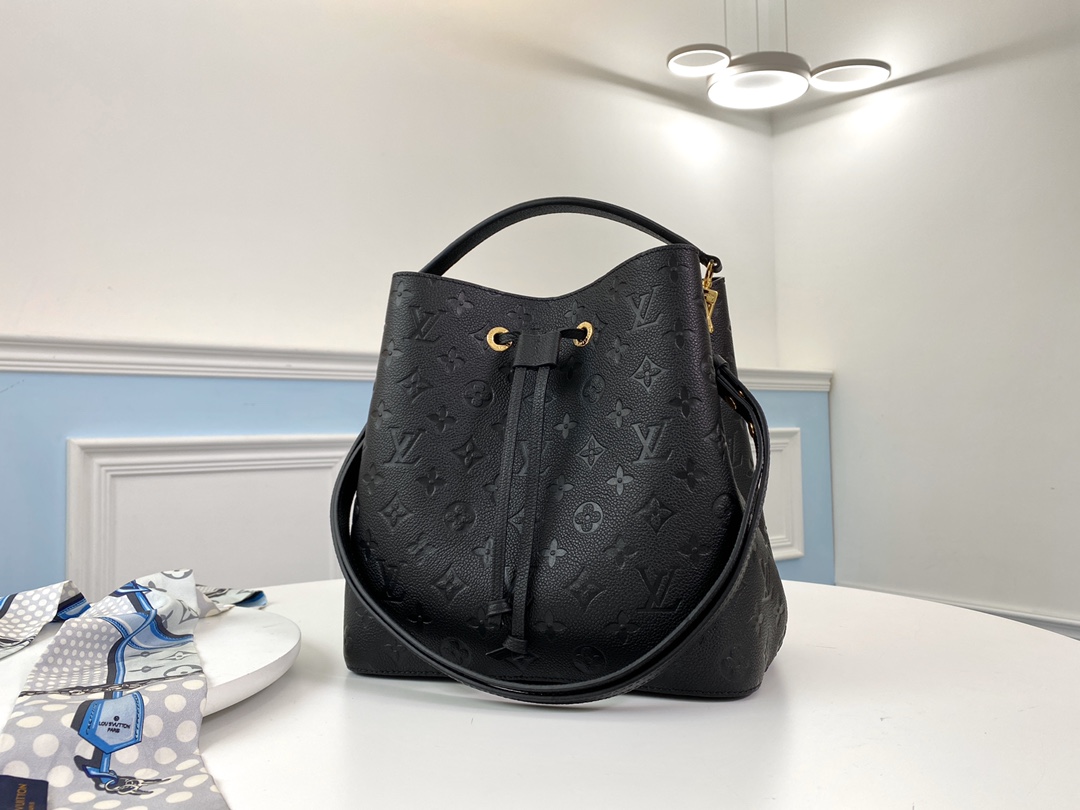 Louis Vuitton Shoulder Bag – LVSH1093