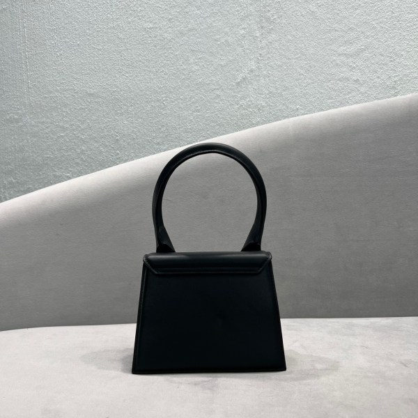 Jacquemus Medium Bag – JACQ1026