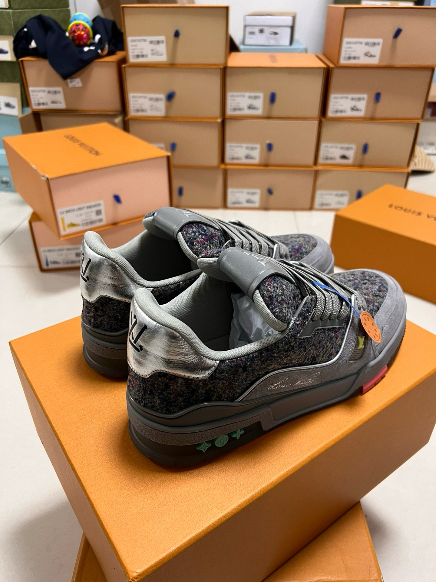Louis Vuitton Sneaker – LSVT1357