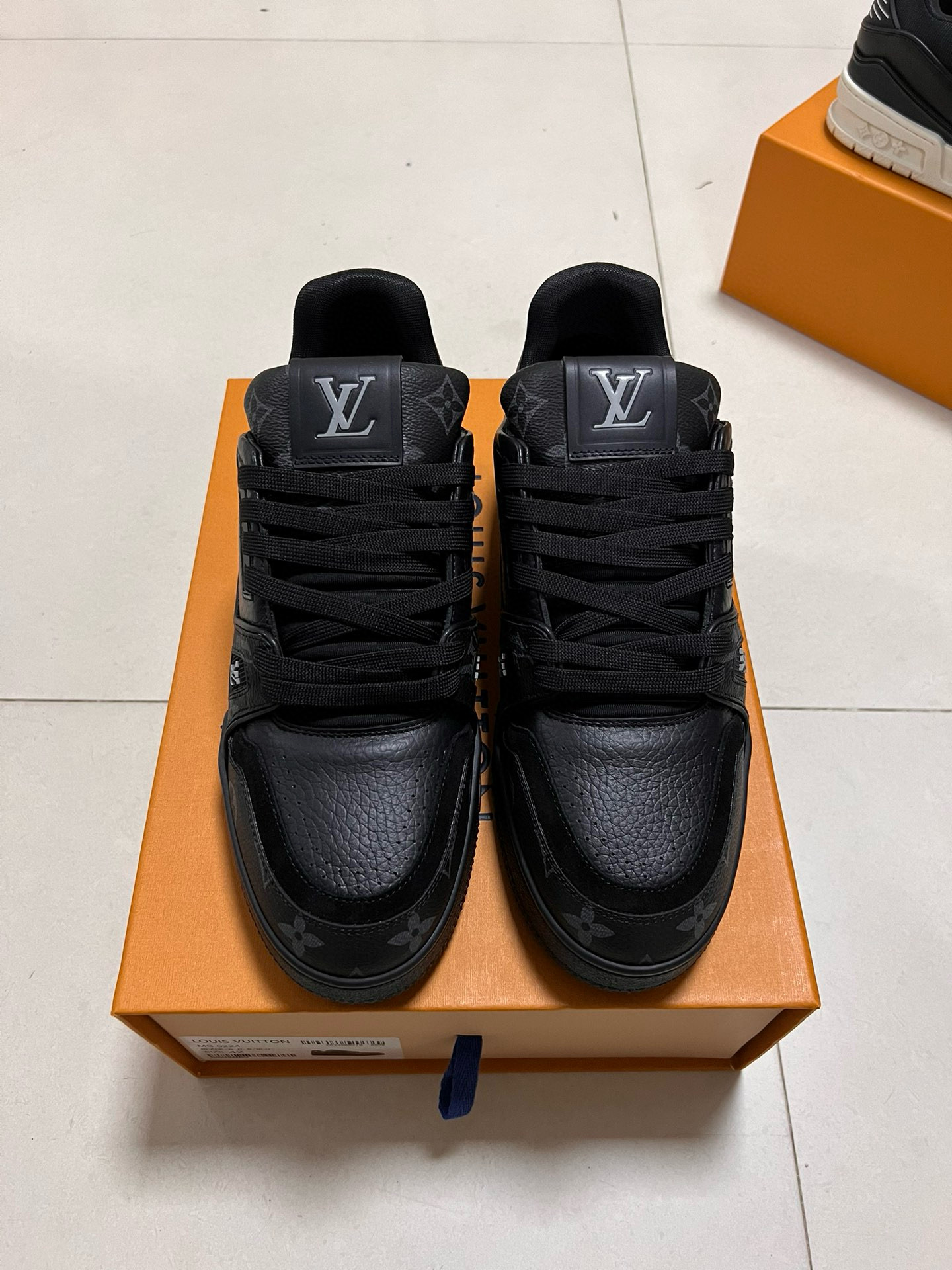 Louis Vuitton Sneaker – LSVT1427