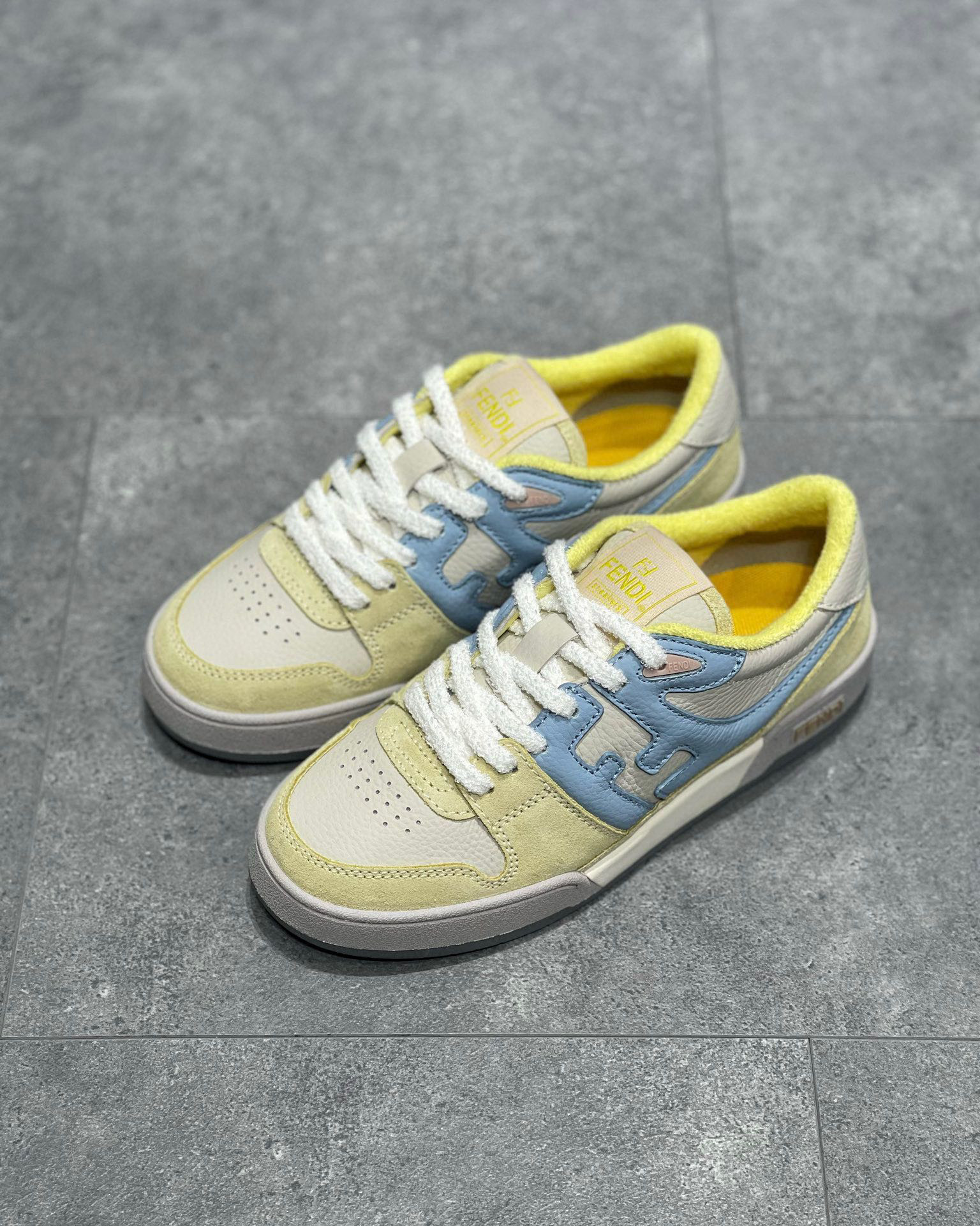 Fendi Sneaker – FEND1067