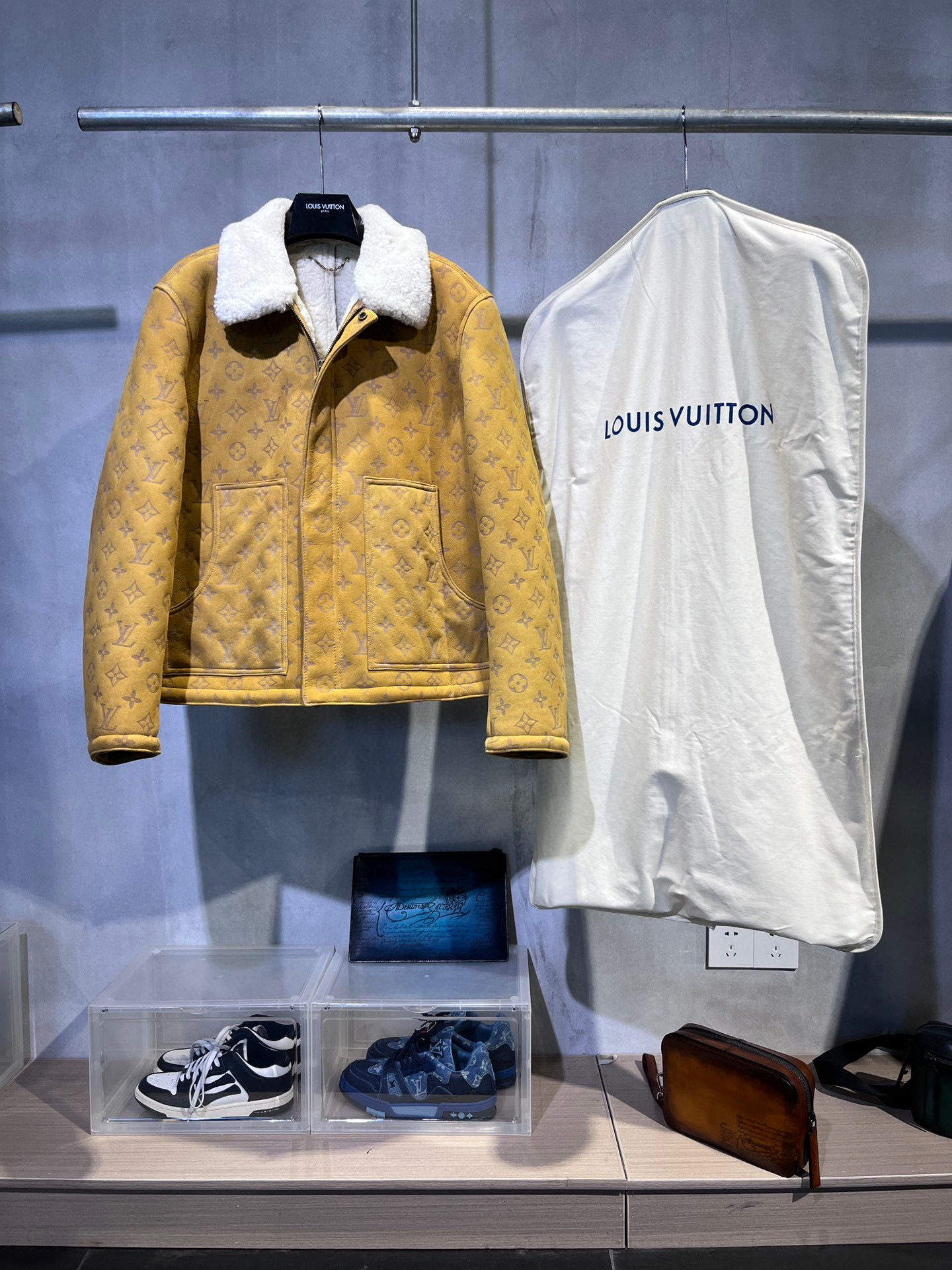 Louis Vuitton Jacket – CJKT1212