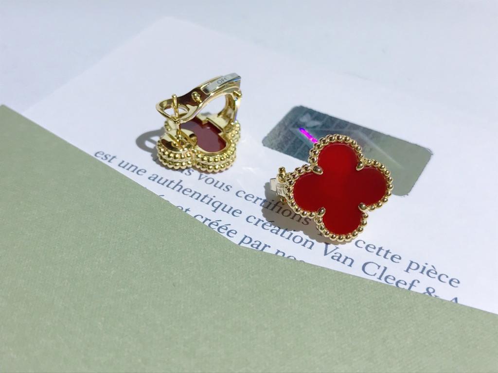 Van Cleef & Arpels Earrings – JWWM1040