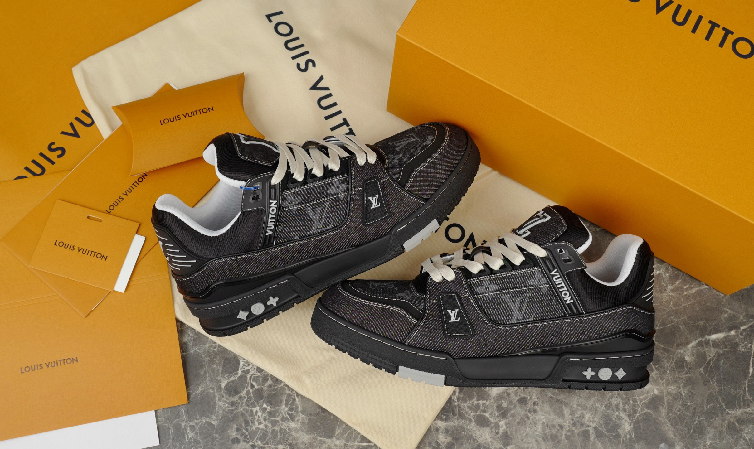 Louis Vuitton Sneaker – LSVT1465
