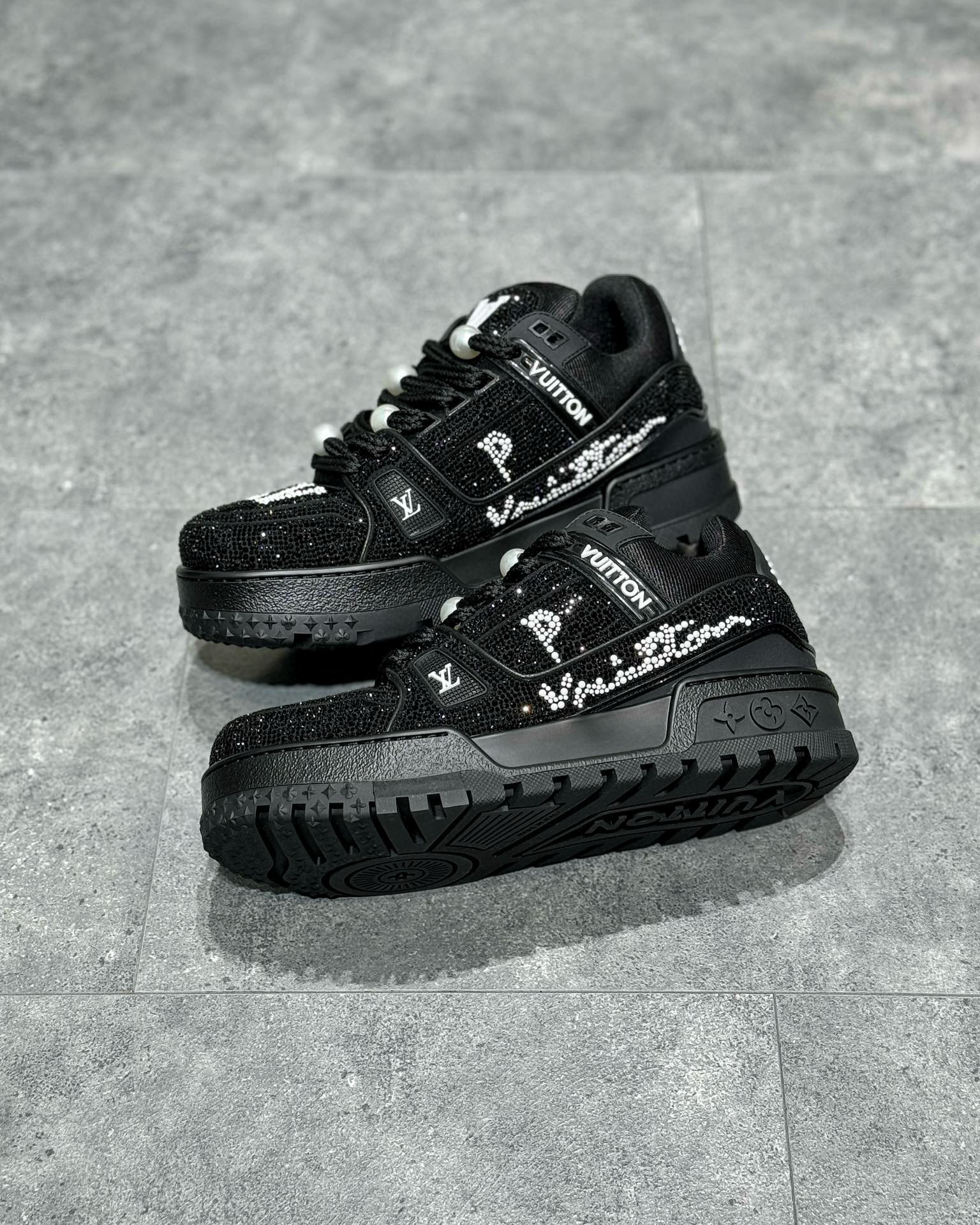 Louis Vuitton Sneaker – LSVT1397