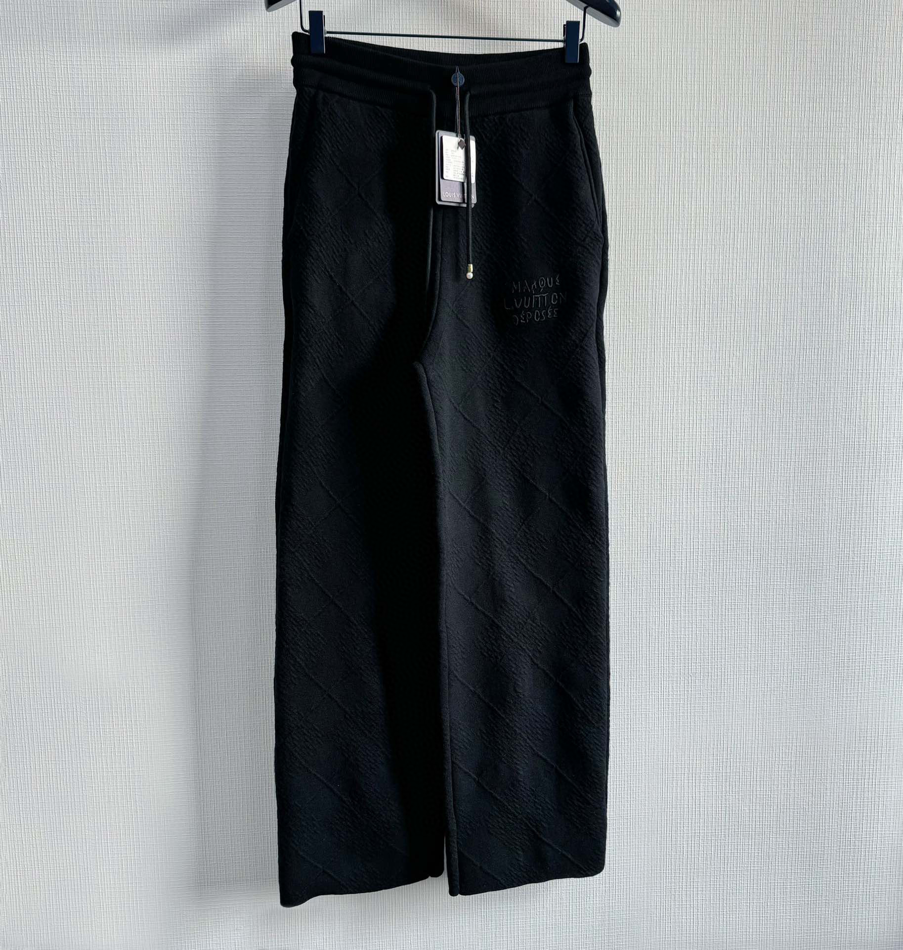 Louis Vuitton Pants – TRJT1175