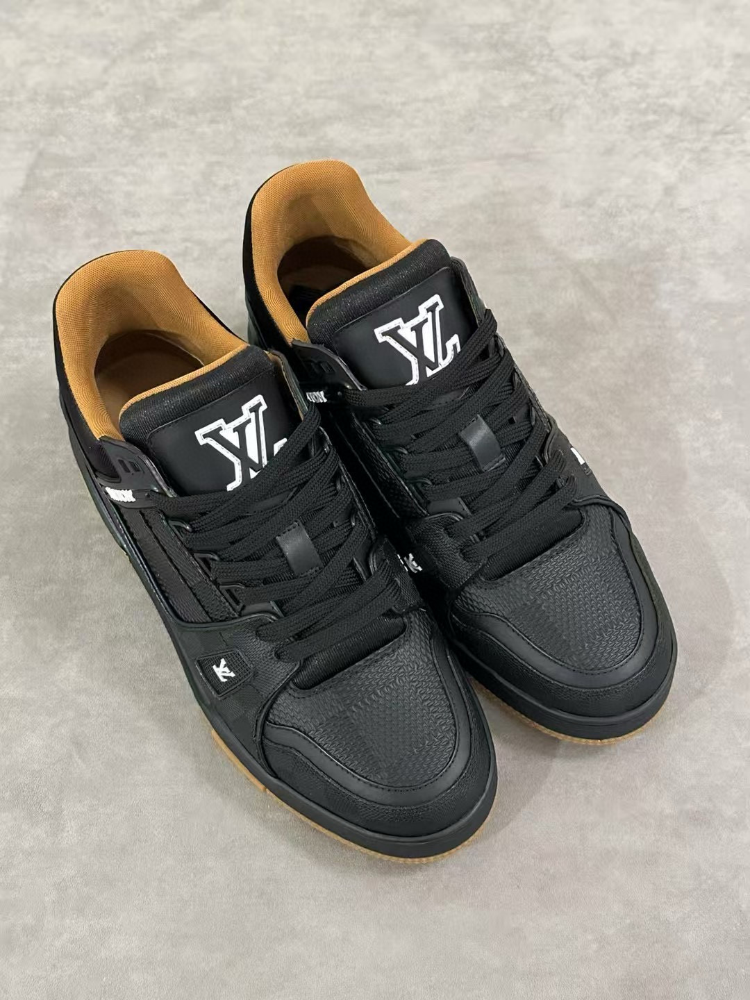 Louis Vuitton Sneaker – LSVT1479