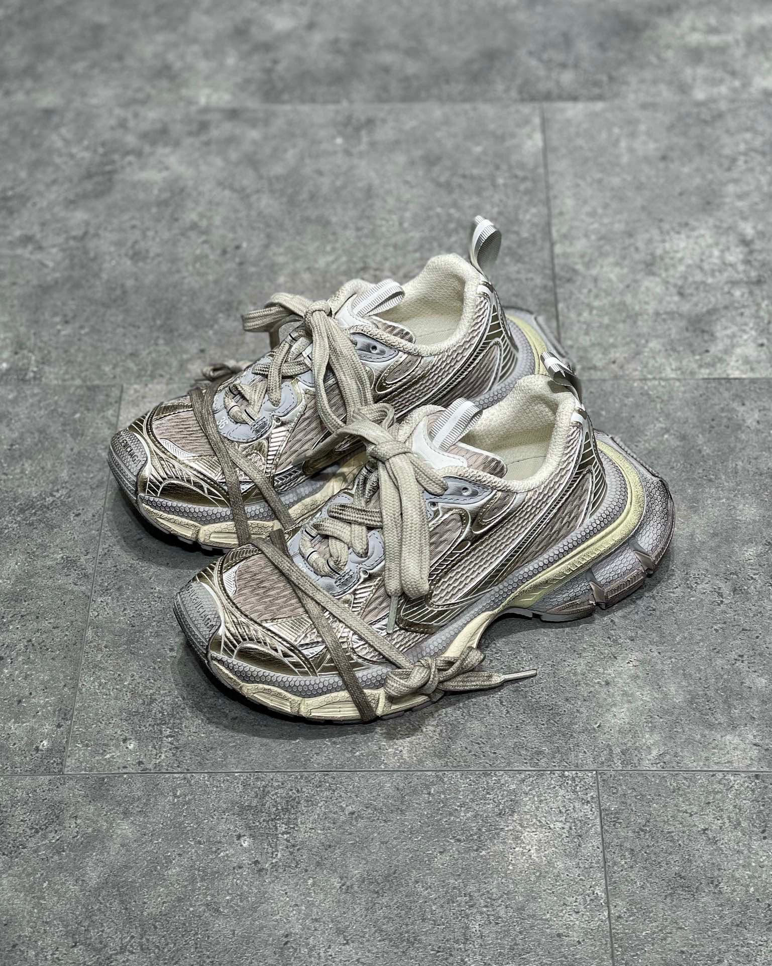 3XL Sneaker – BLNC1162