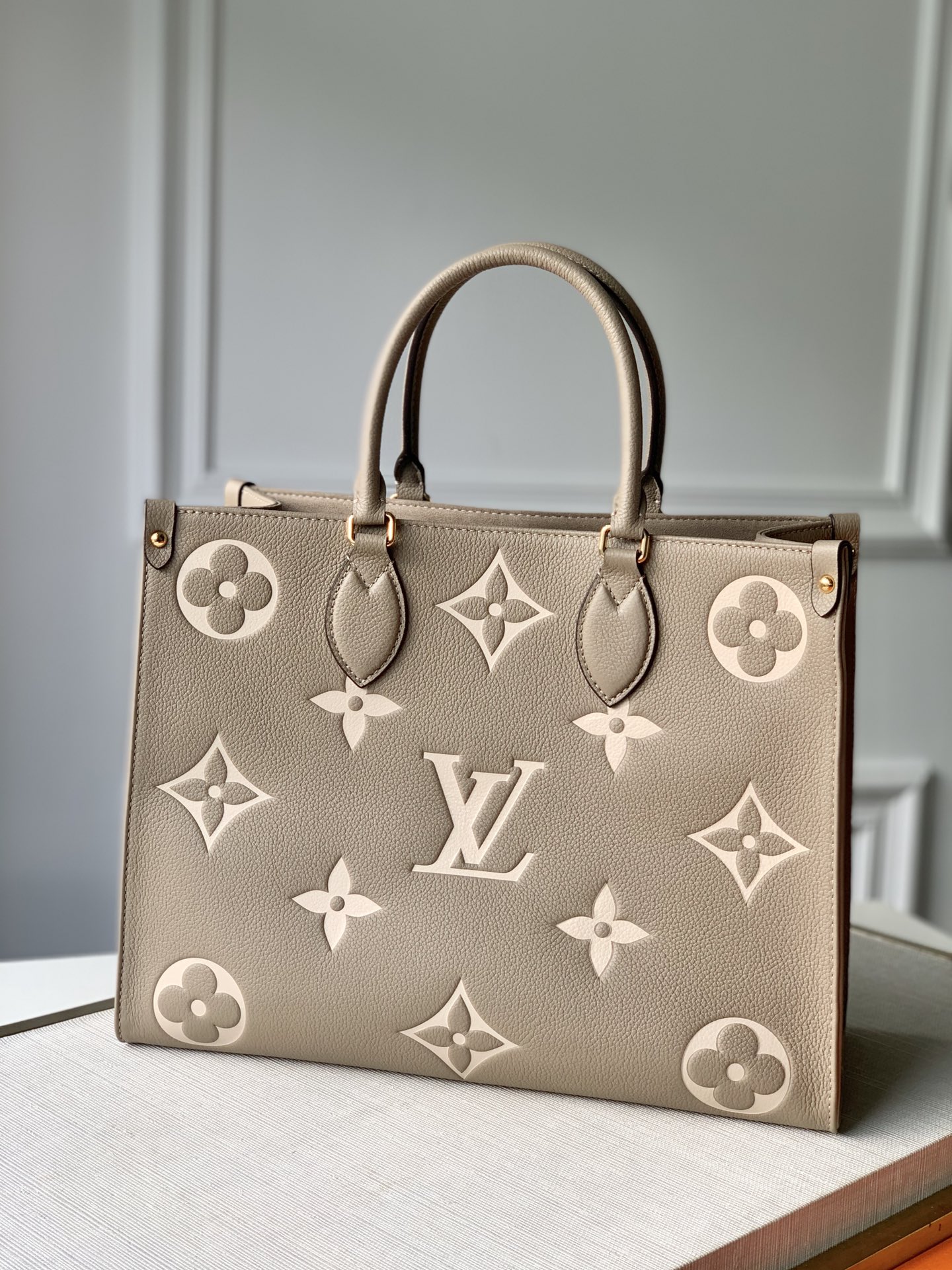 Louis Vuitton Tote Bag – LVTB1033