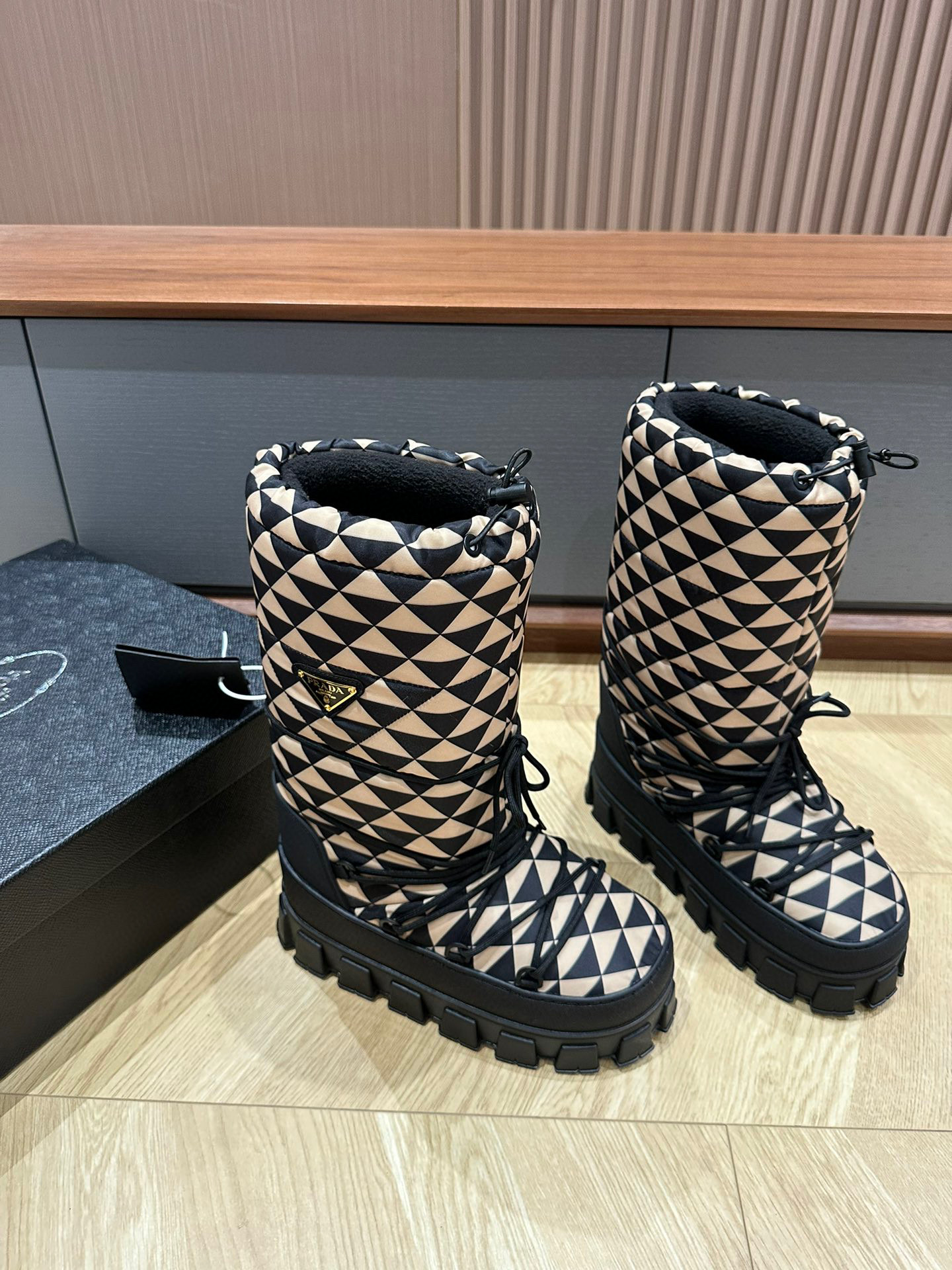 Prada Bots – WPRD1022