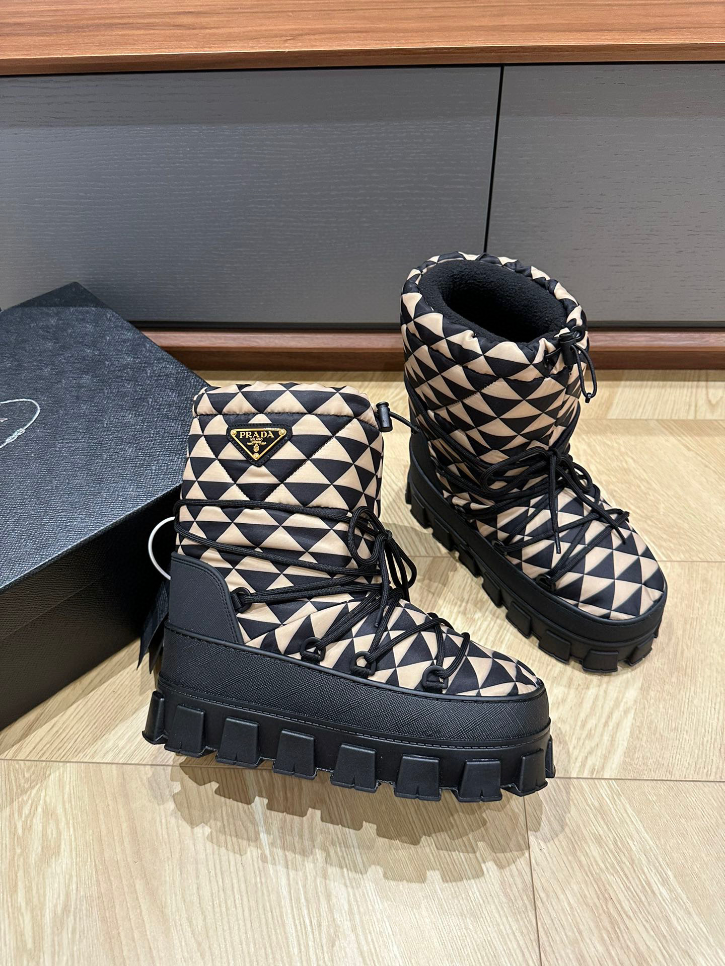 Prada Bots – WPRD1031