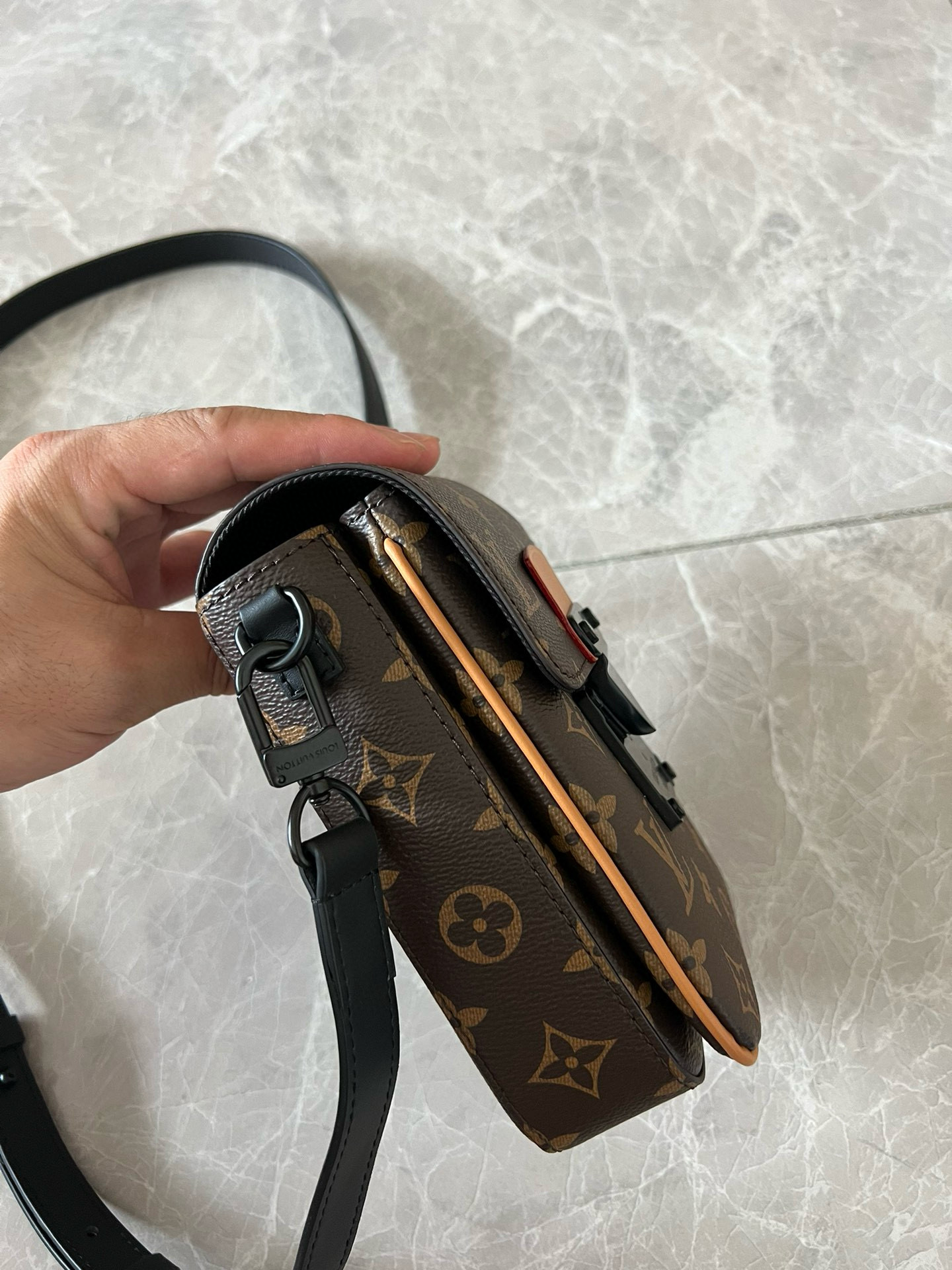 Louis Vuitton Bag – BBMC1039