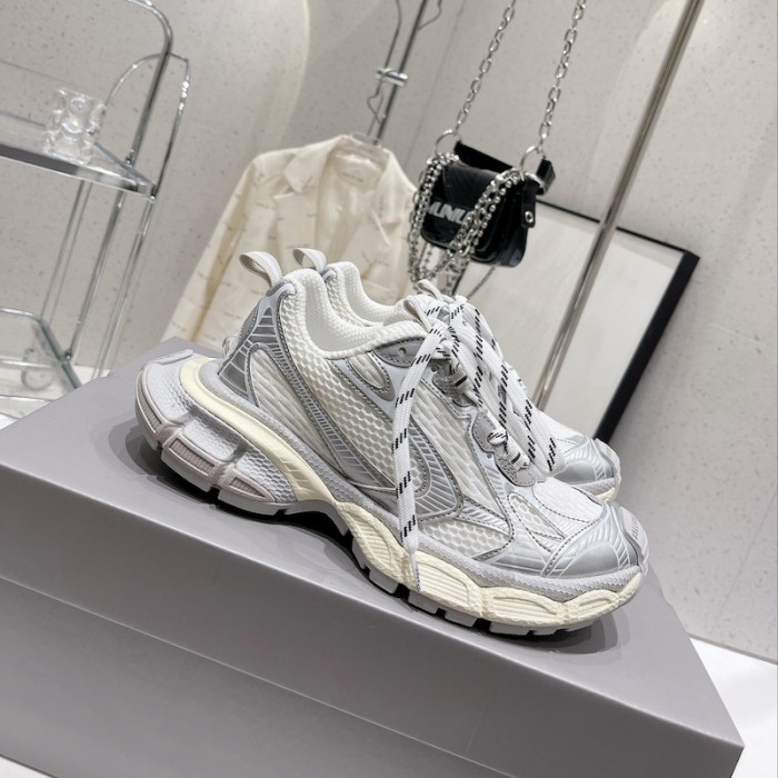 3XL Sneaker – BLNC1134