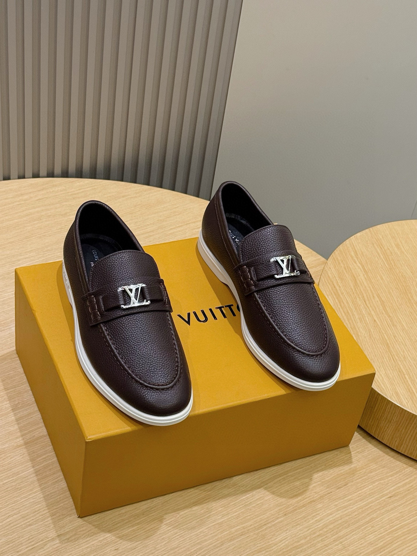 Louis Vuitton Loafer – LSVT1473