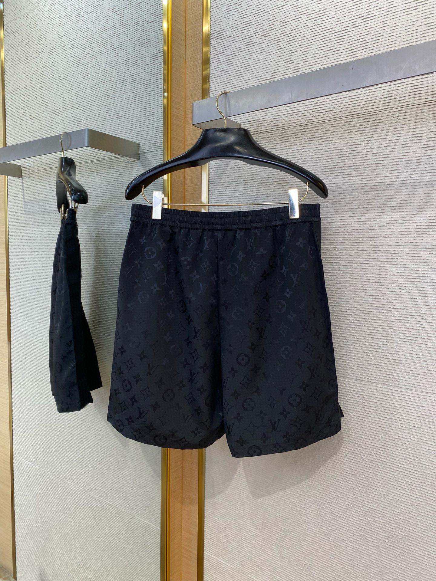 Louis Vuitton Short – TRJT1199