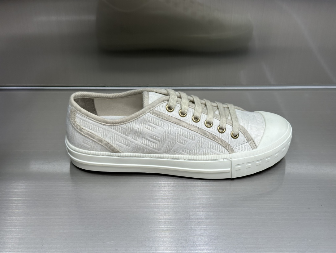 Fendi Sneaker – FEND1081