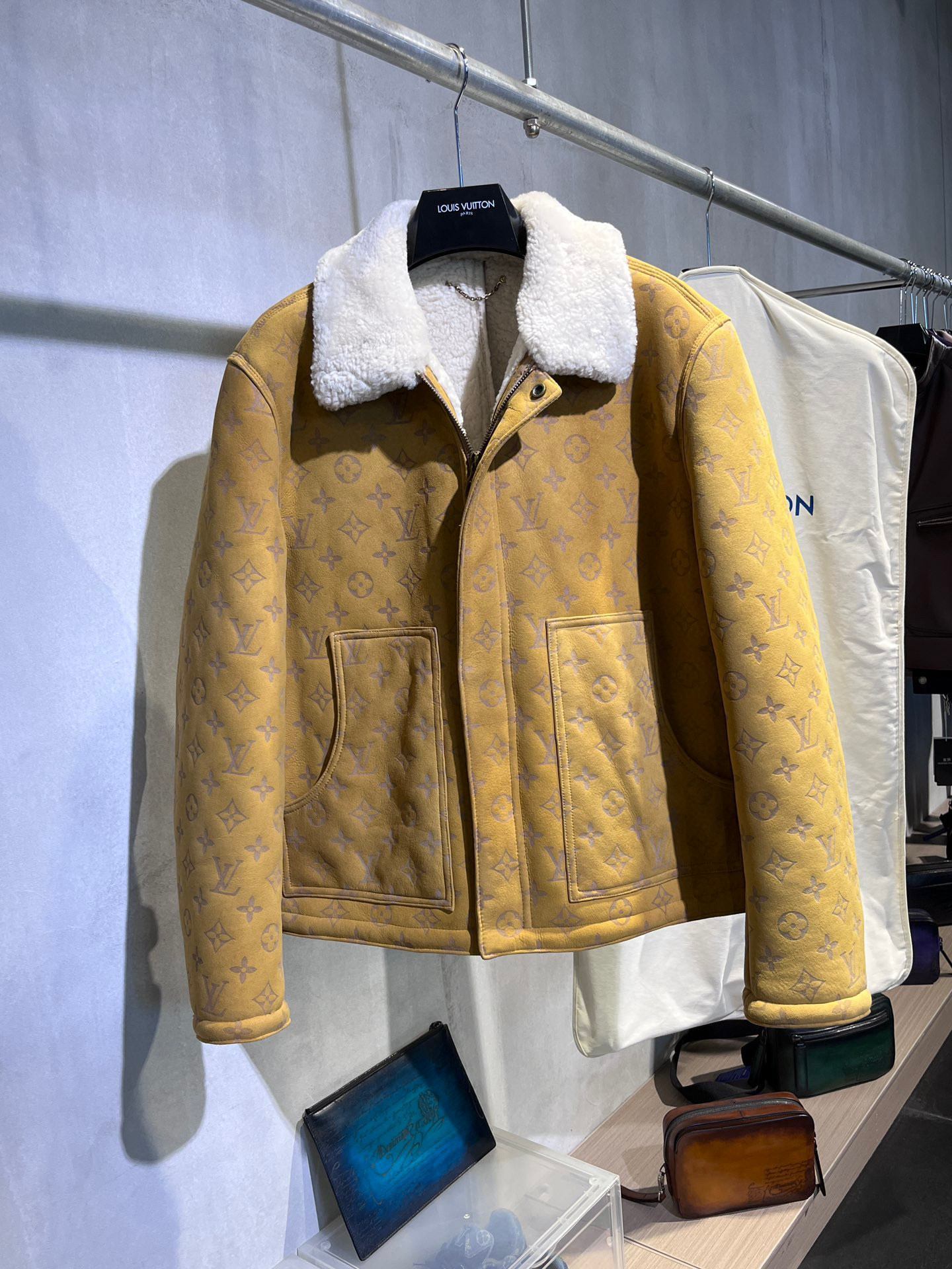 Louis Vuitton Jacket – CJKT1212