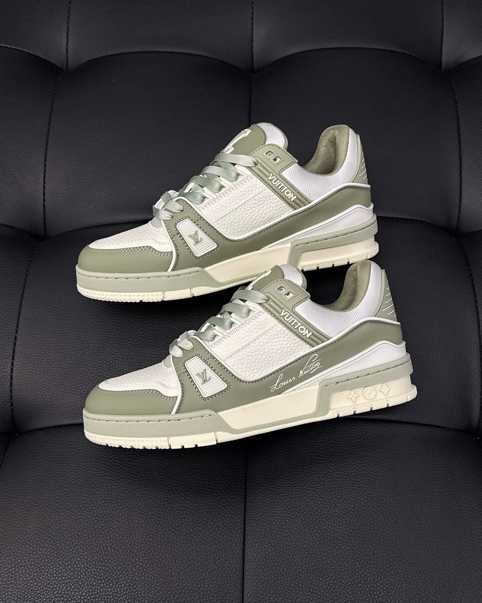 Louis Vuitton Sneaker – LSVT1434