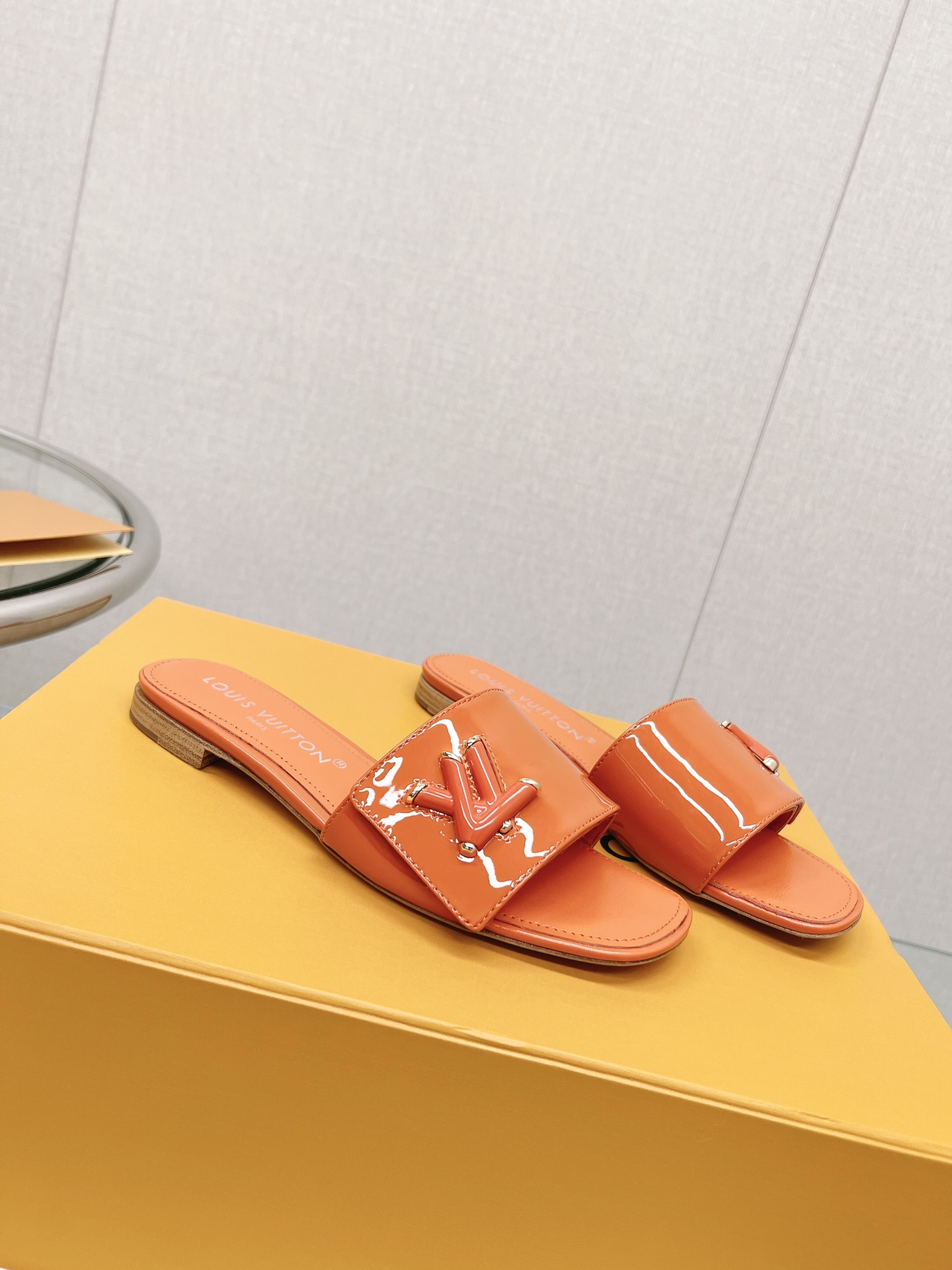 Louis Vuitton Sandal – WOLV1056