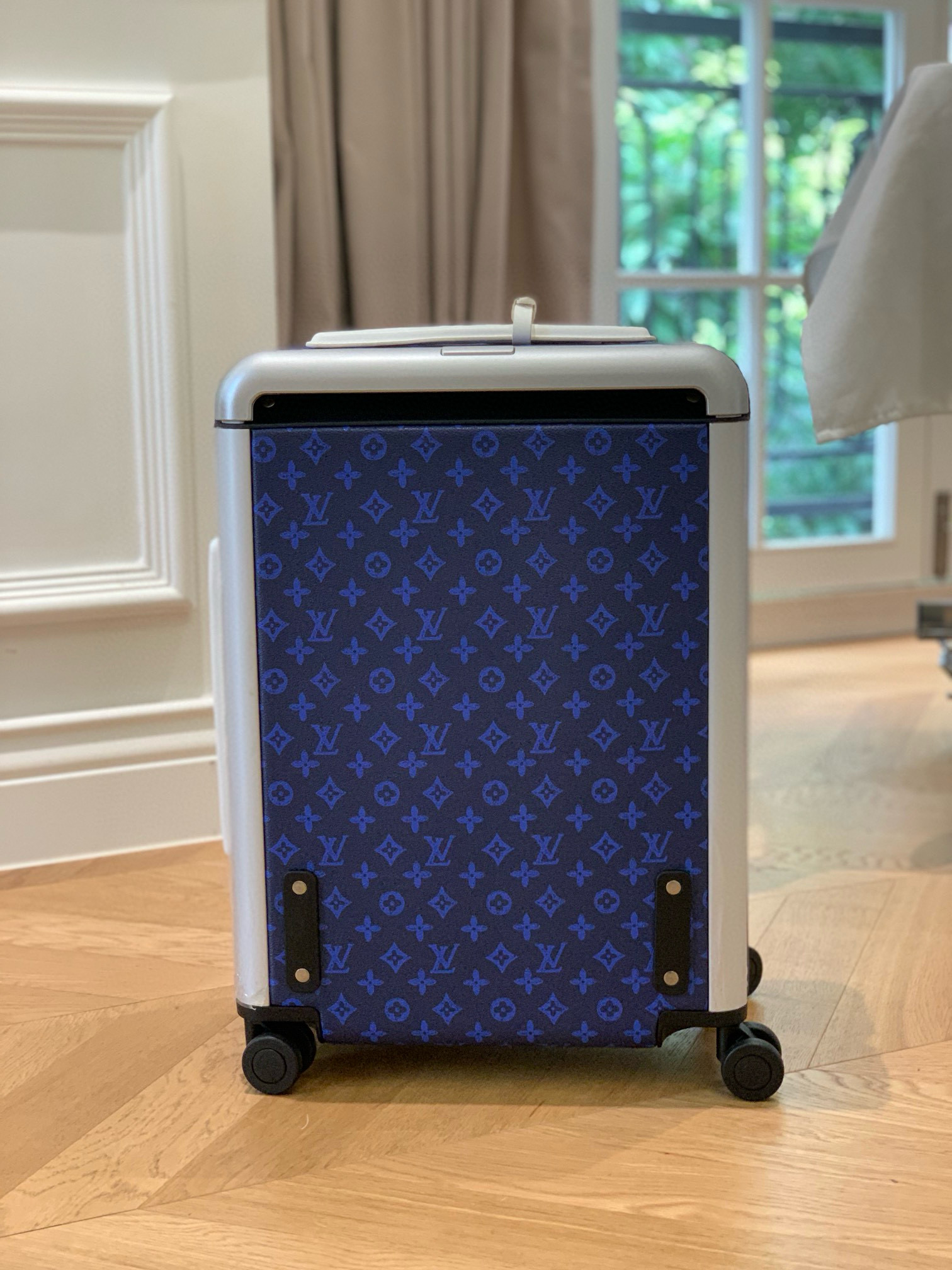 Louis Vuitton Suitcase – BGSC1009