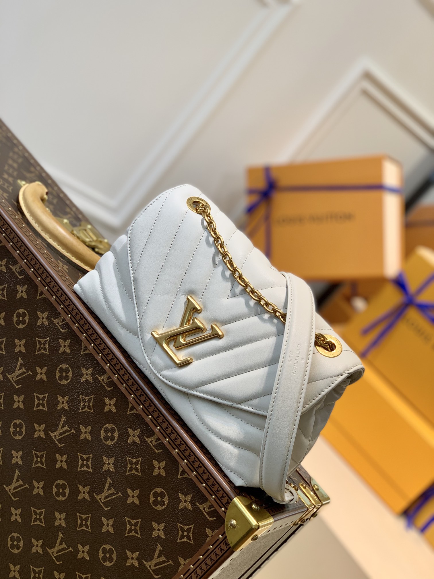 Louis Vuitton Shoulder Bag – LVSH1146