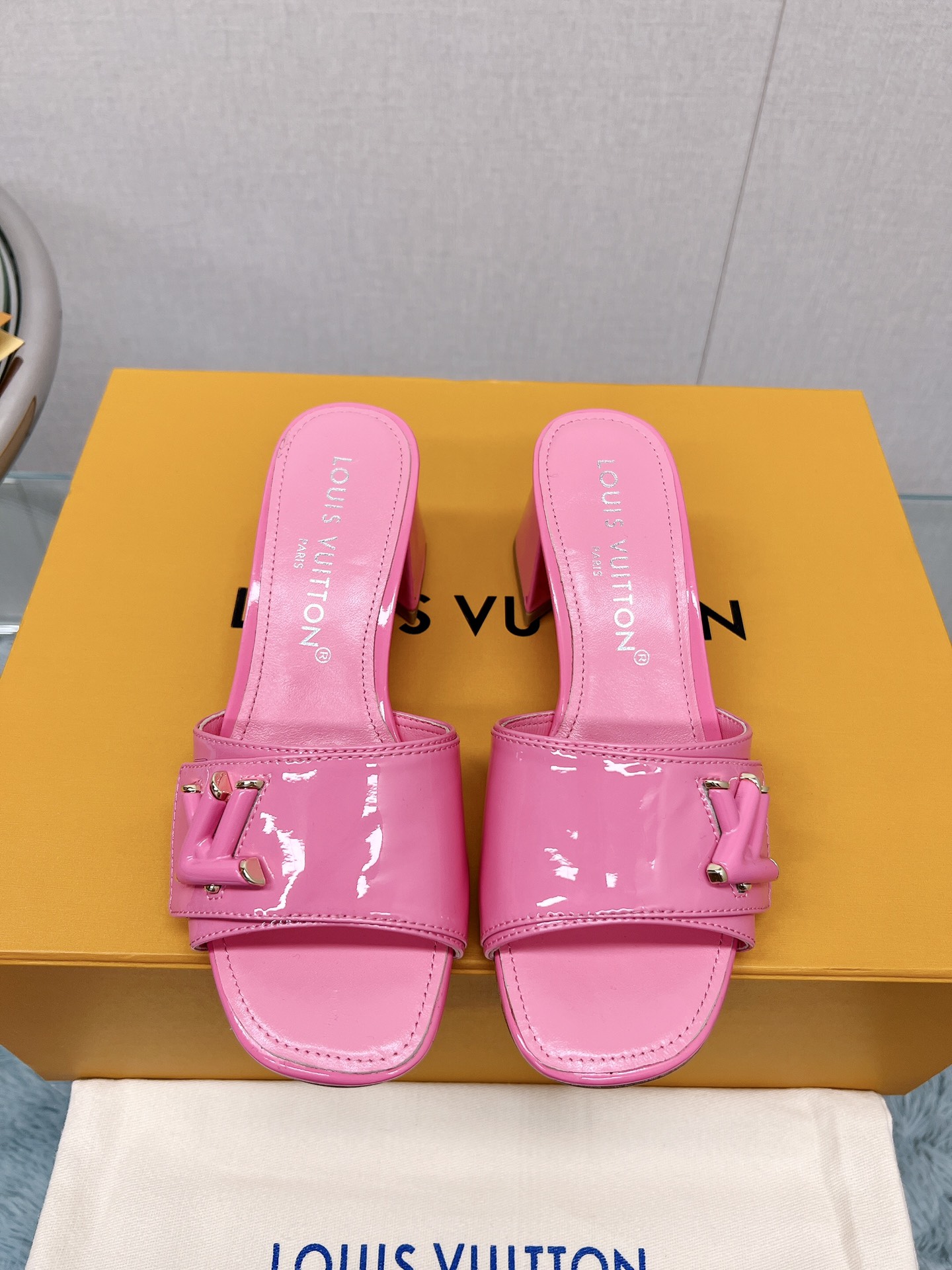 Louis Vuitton Sandal – WOLV1048