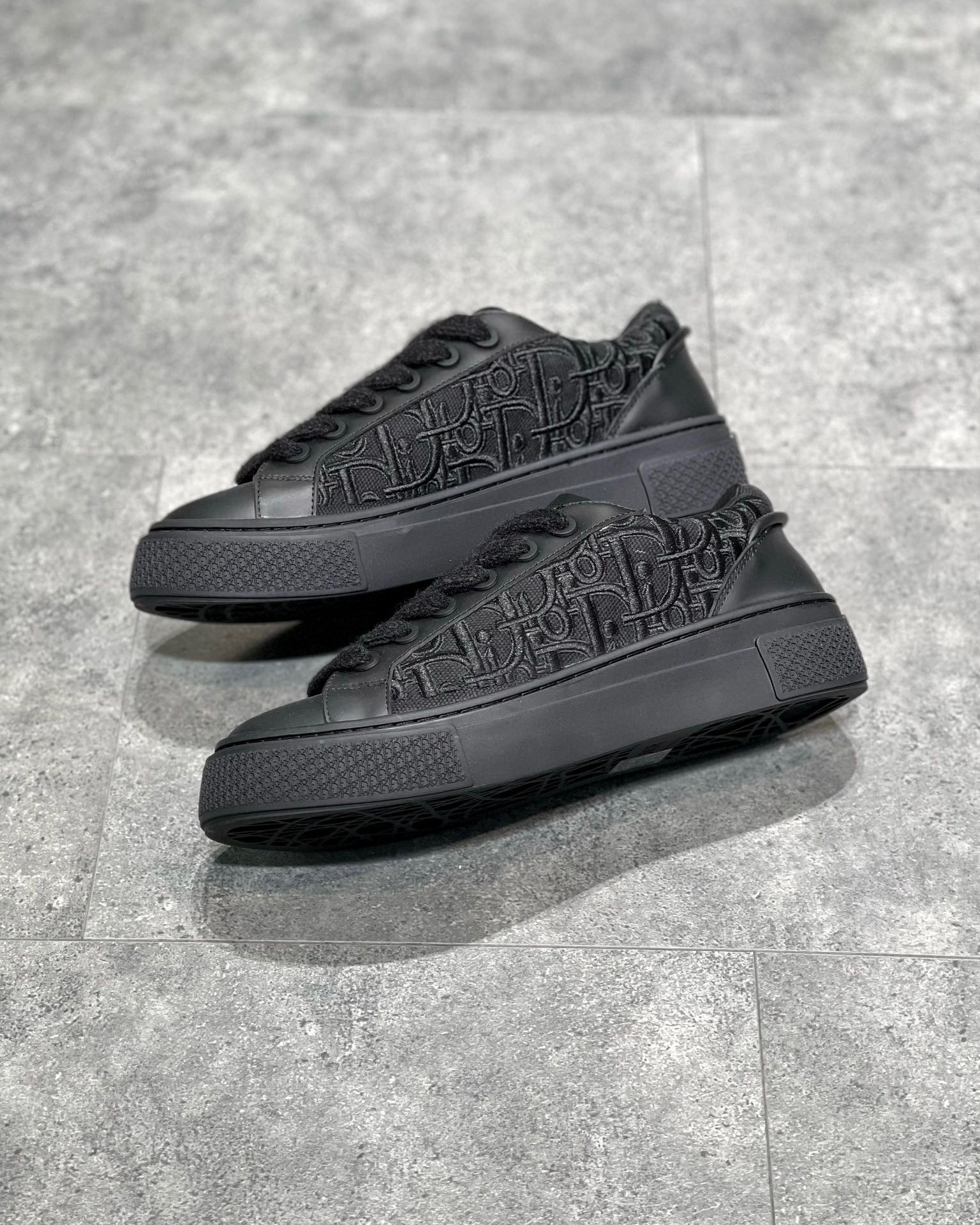 Dior B33 Sneaker – DIOR1221
