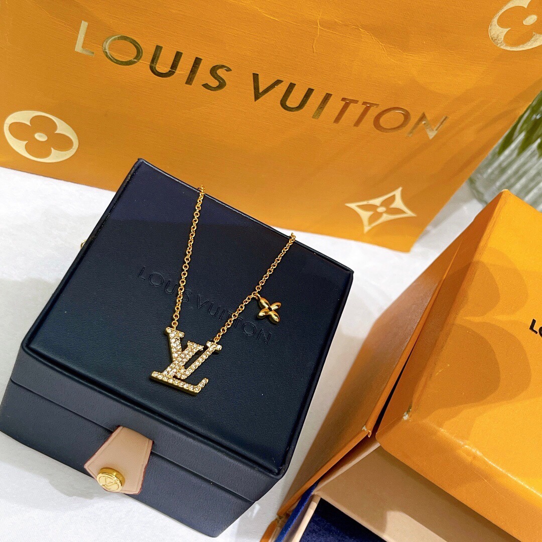 Louis Vuitton Necklace – JWWM1086