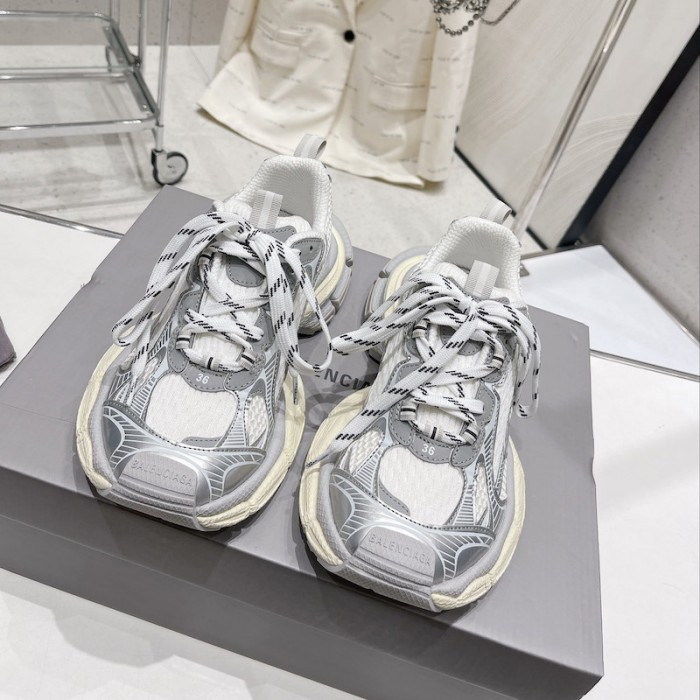 3XL Sneaker – BLNC1134