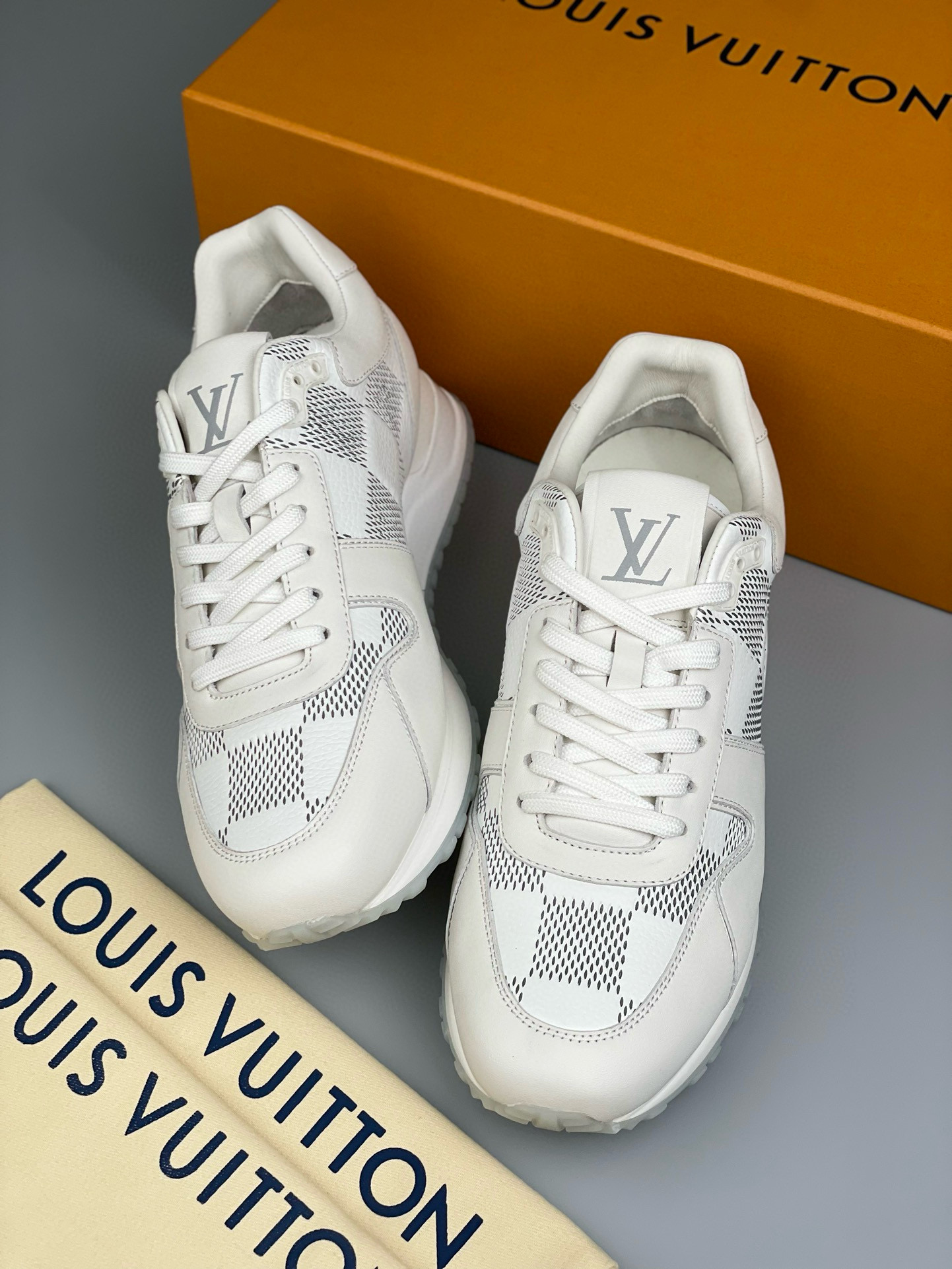 Louis Vuitton Sneaker – LSVT1339