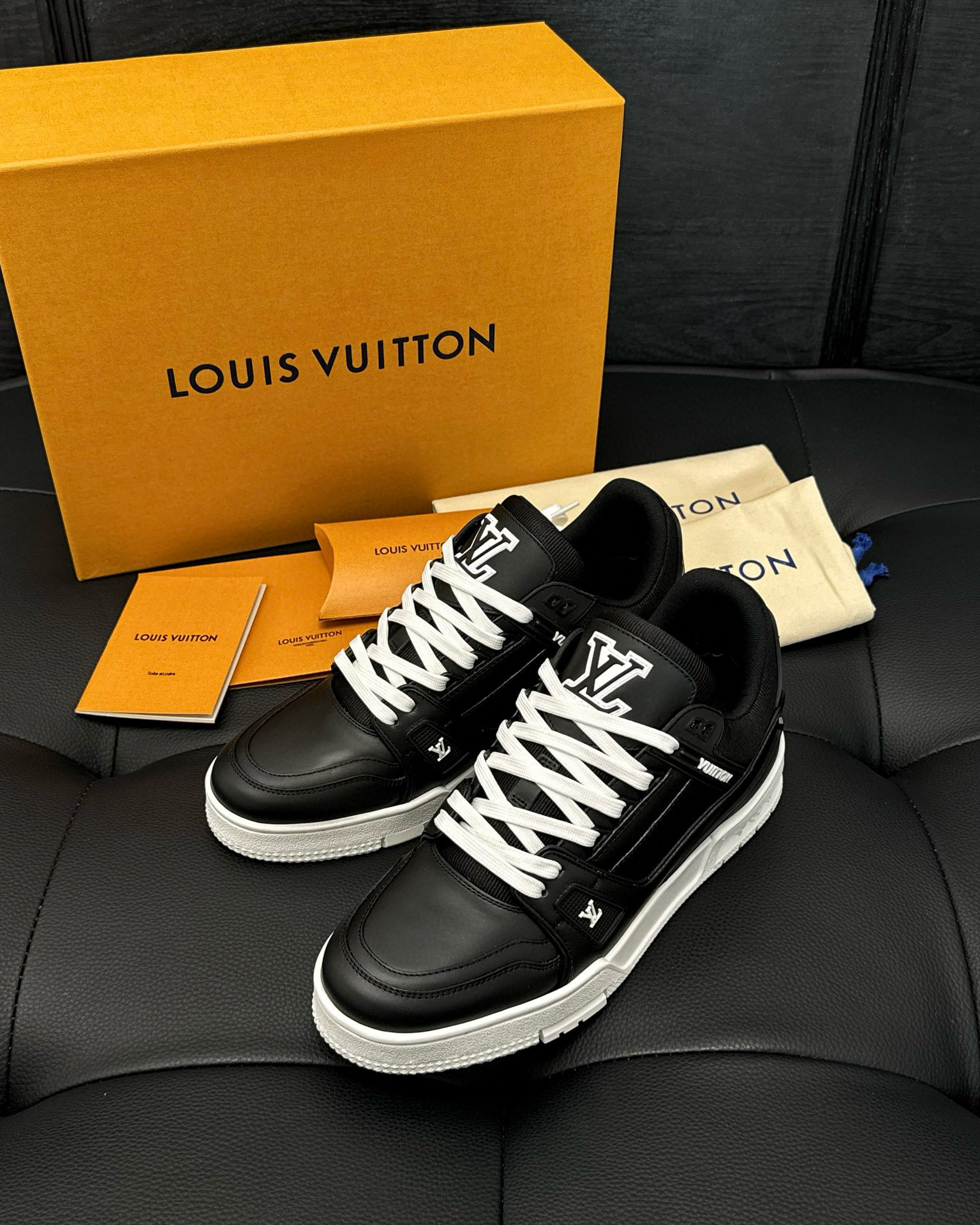 Louis Vuitton Sneaker – LSVT1412