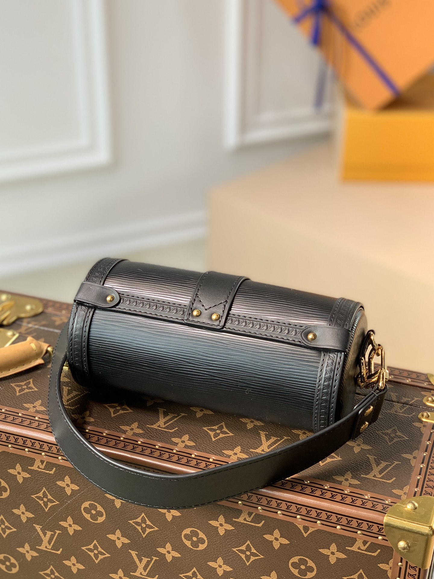 Louis Vuitton Shoulder Bag – LVSH1051