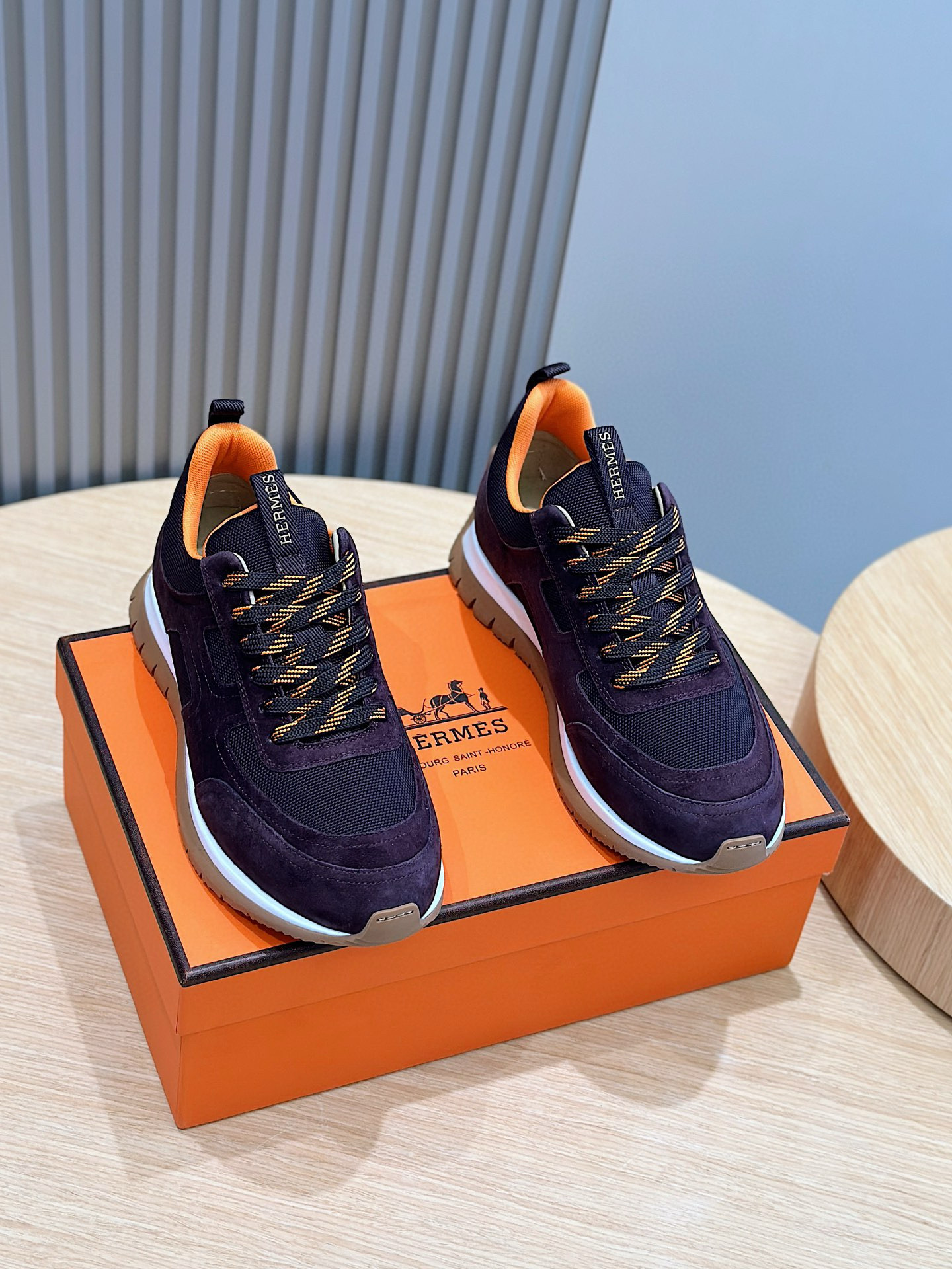 Hermes Sneaker – HRMS1054