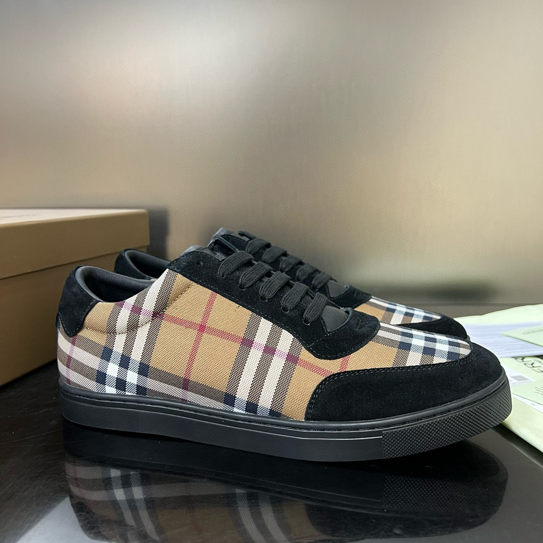 Burberry Sneaker – BBRY1003