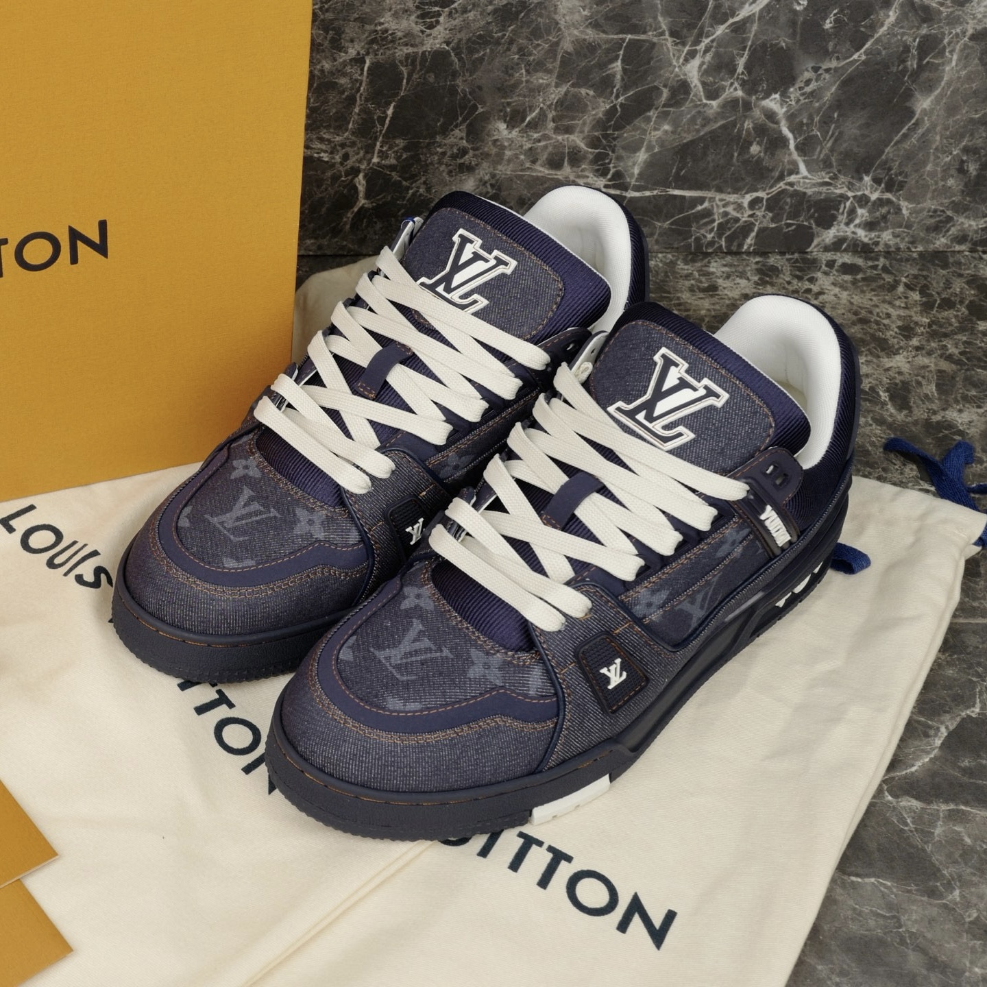 Louis Vuitton Sneaker – LSVT1467