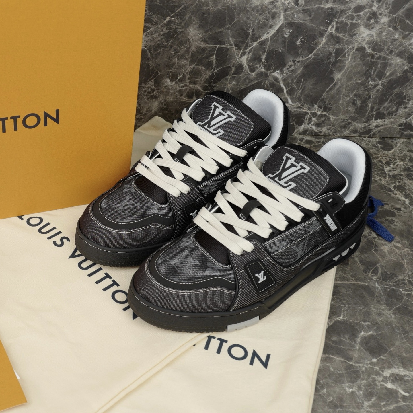 Louis Vuitton Sneaker – LSVT1465