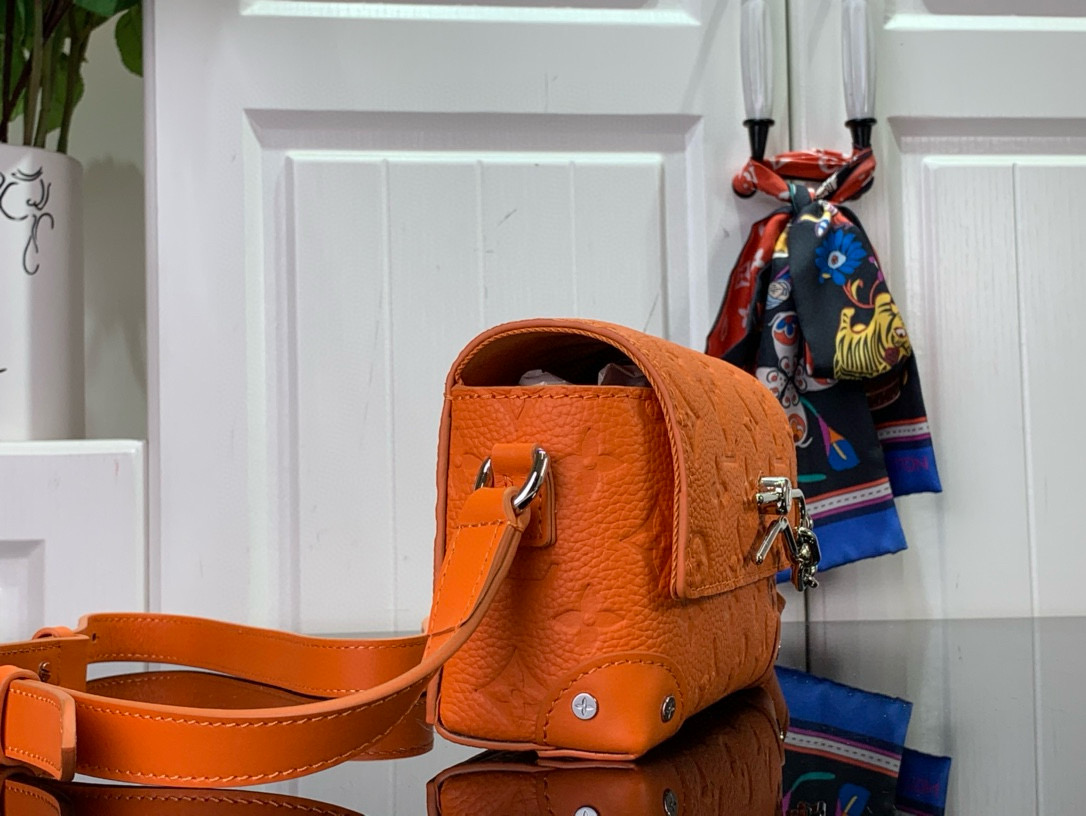 Louis Vuitton Bag – BBMC1067
