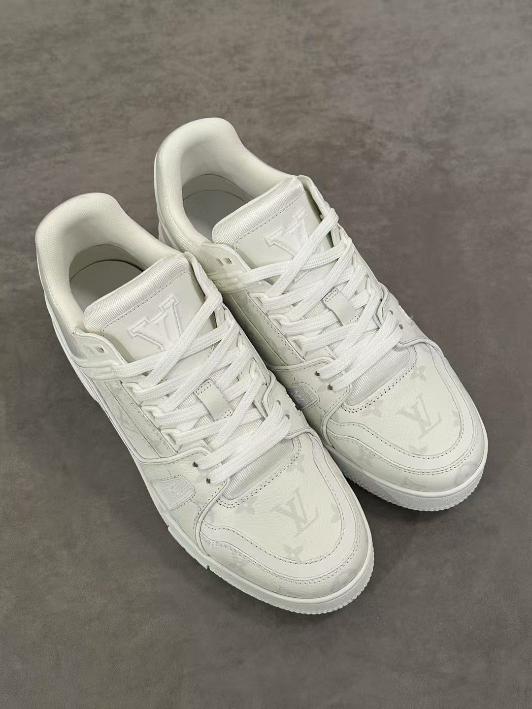 Louis Vuitton Sneaker – LSVT1484