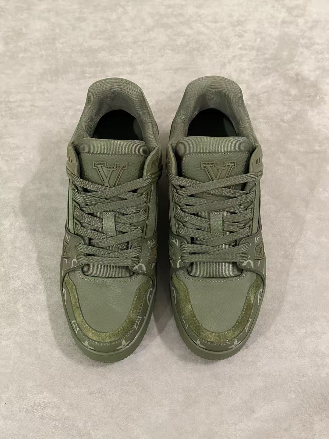Louis Vuitton Sneaker – LSVT1482