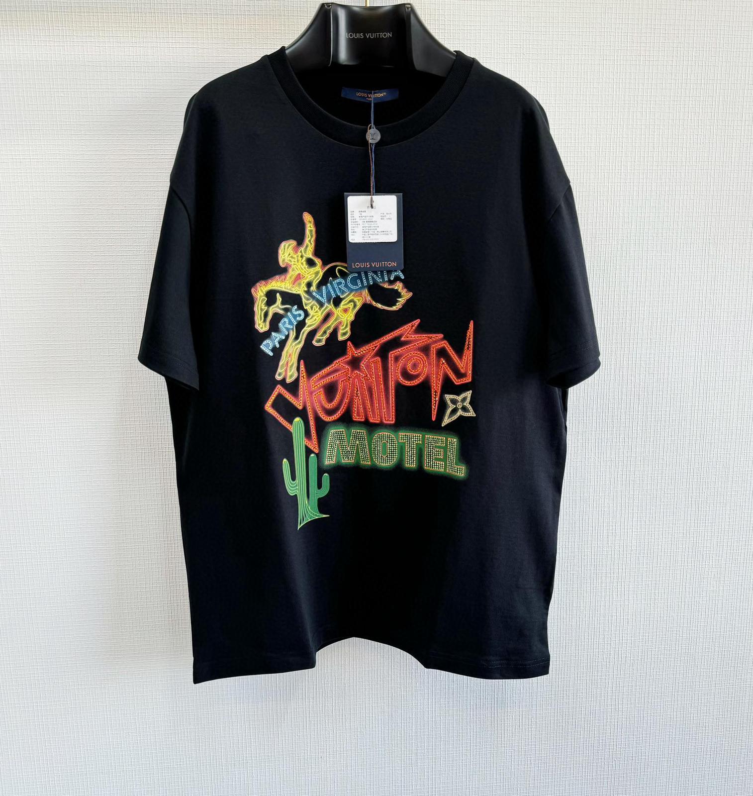 Louis Vuitton T-Shirt – TSHP2945