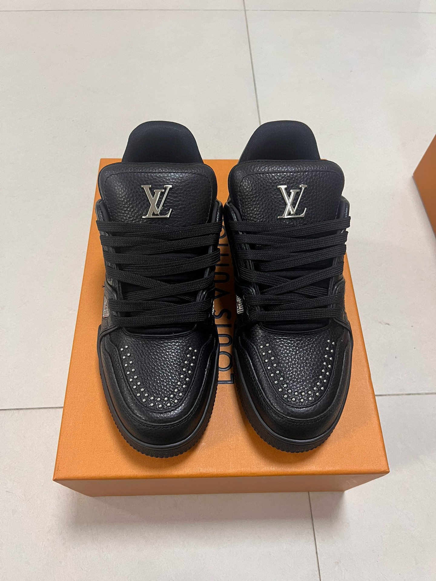 Louis Vuitton Sneaker – LSVT1429
